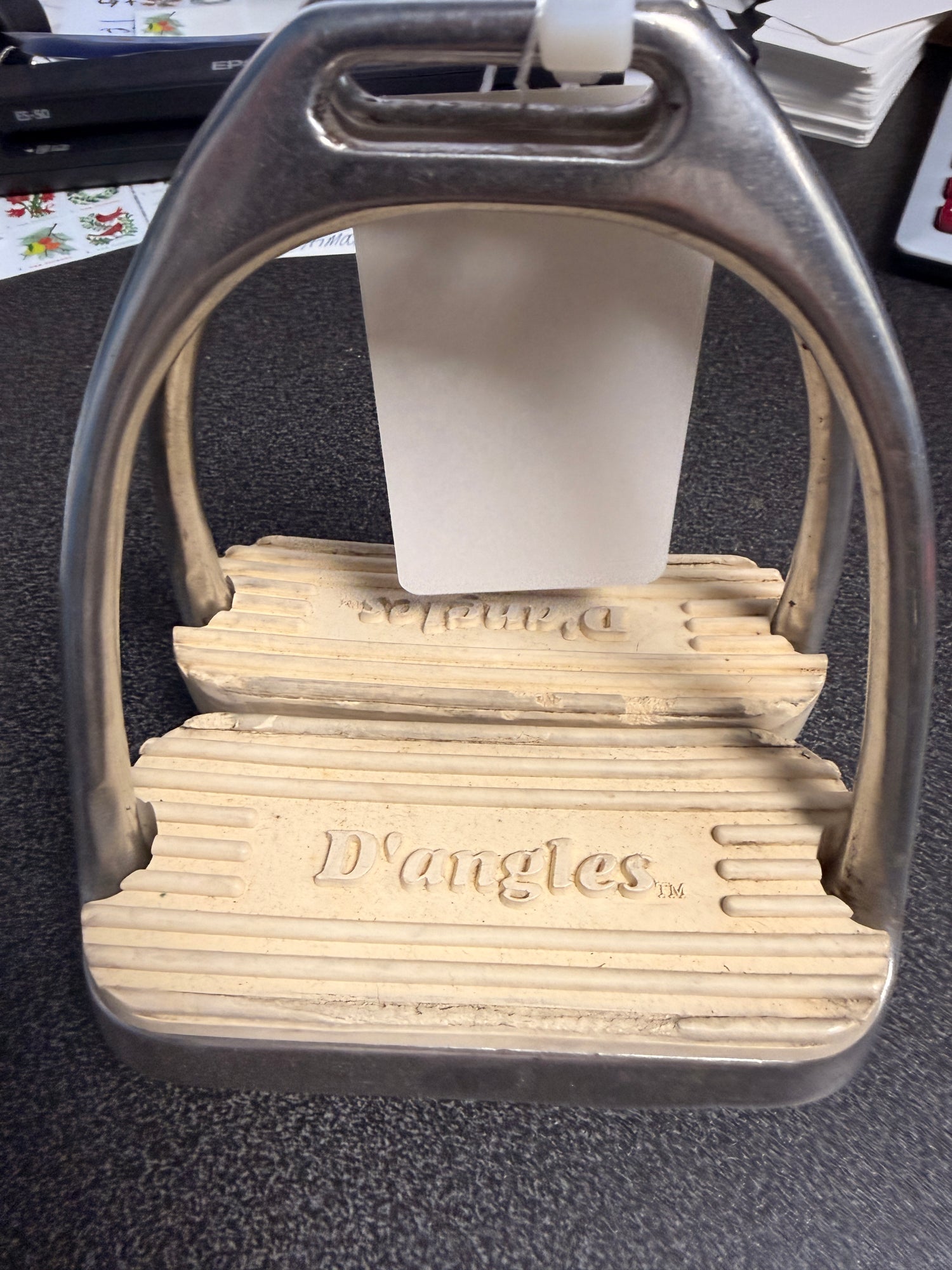 4.5" D'angles stirrup irons (angled pads)
