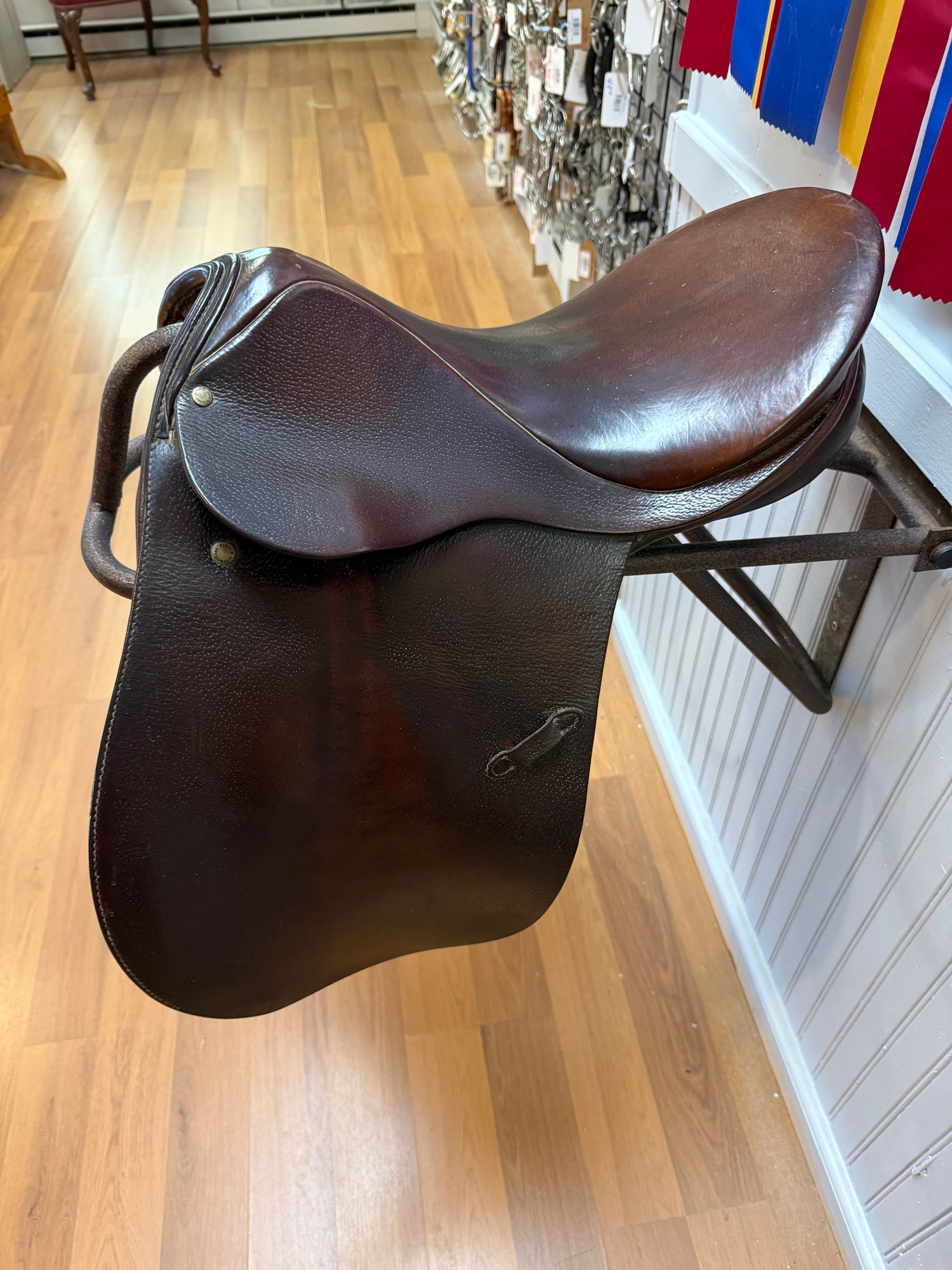 Saddle - English AP 17" Stubben Older with flat flap