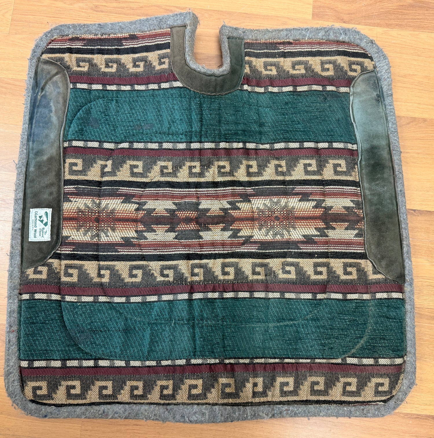 29" Diamond Wool Western Pad