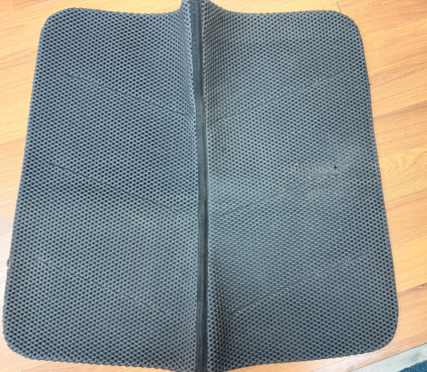 30" Spine Neoprene anti slip Western pad
