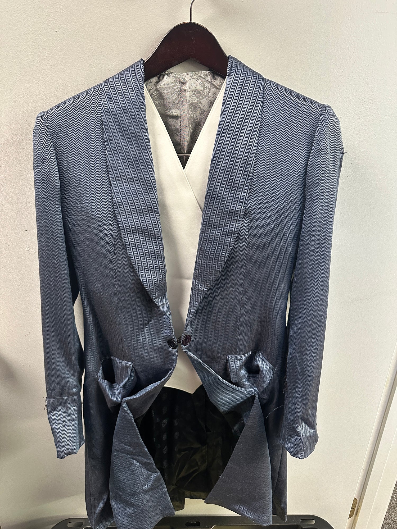 Youth Saddle Seat Coat with matching vest 15" shoulders