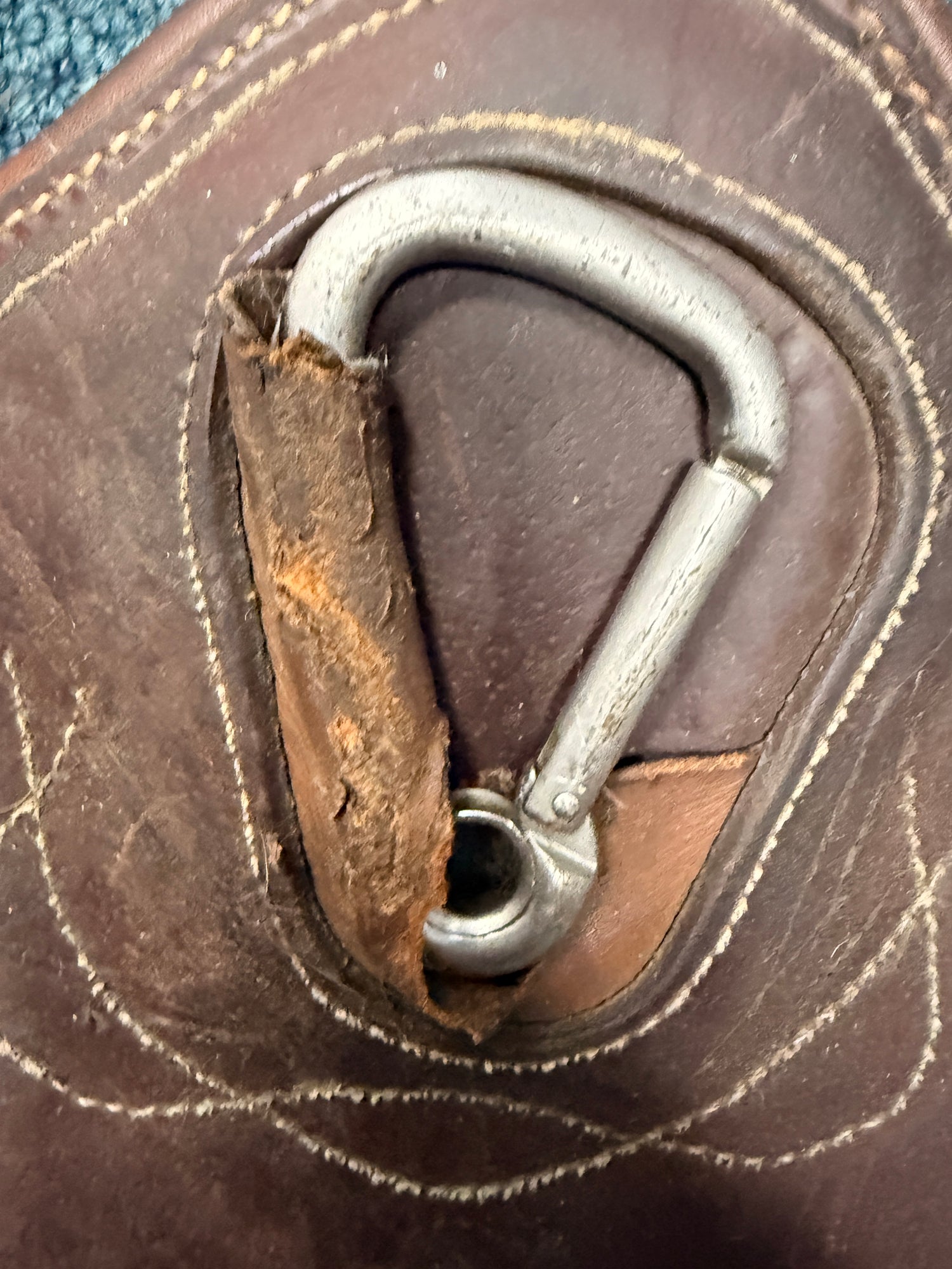 52" Antares Stud Girth Leather