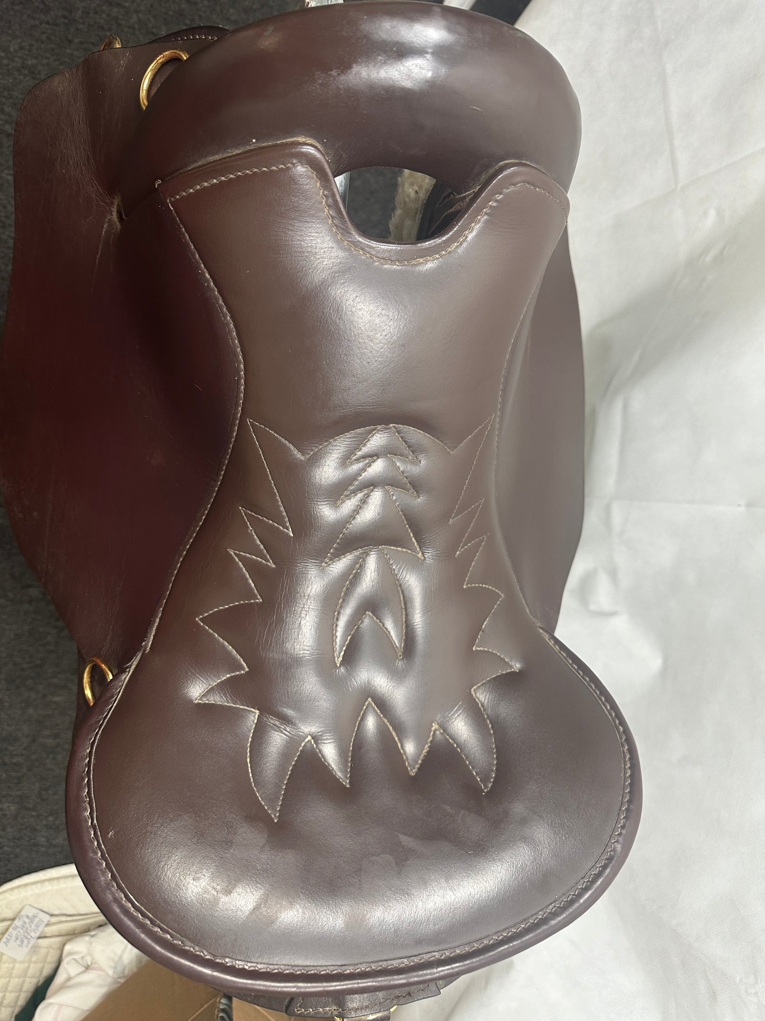 Saddle - Endurance 16" Tough One in brown leather