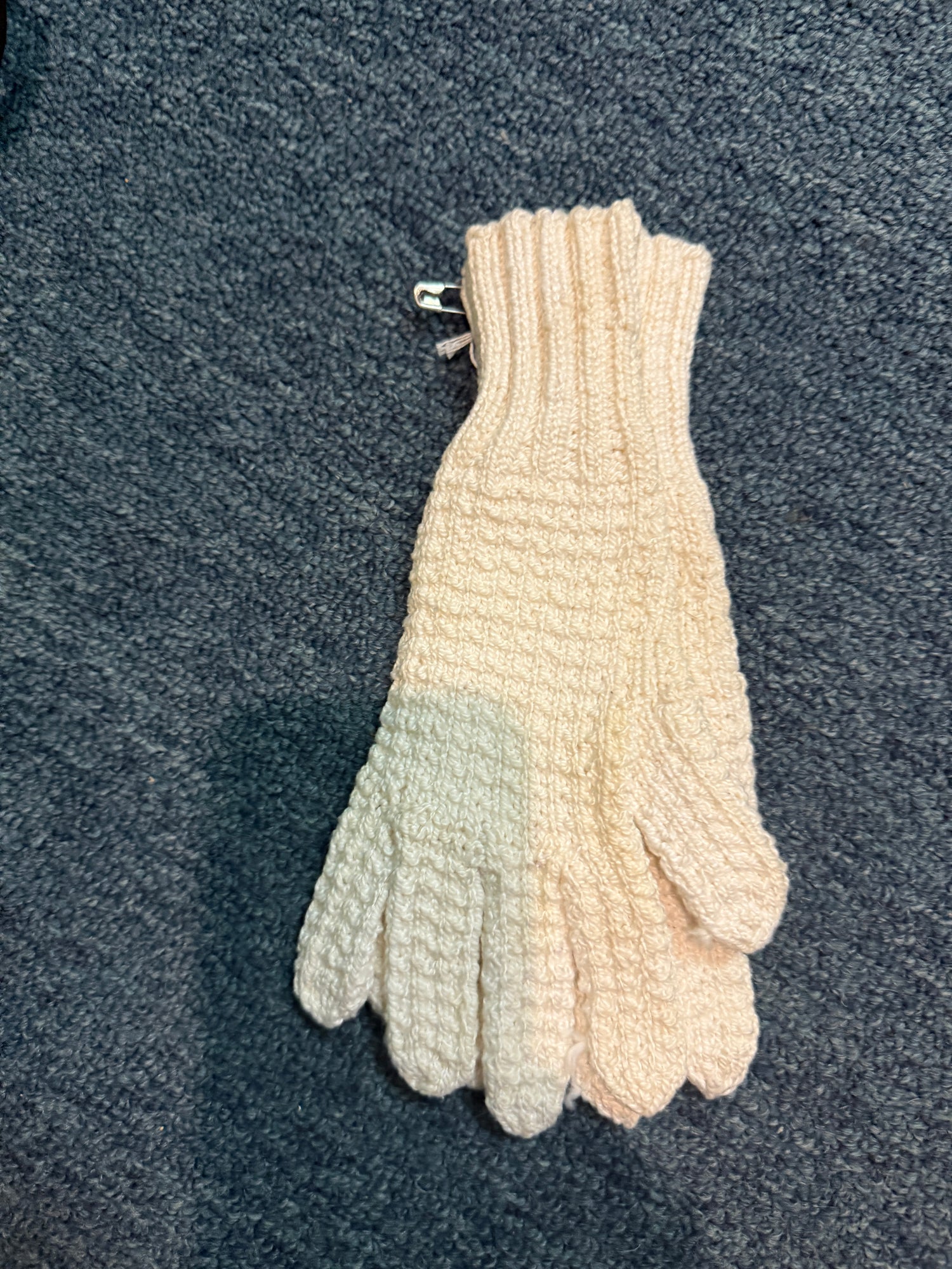 assorted KNIT Gloves for hunting