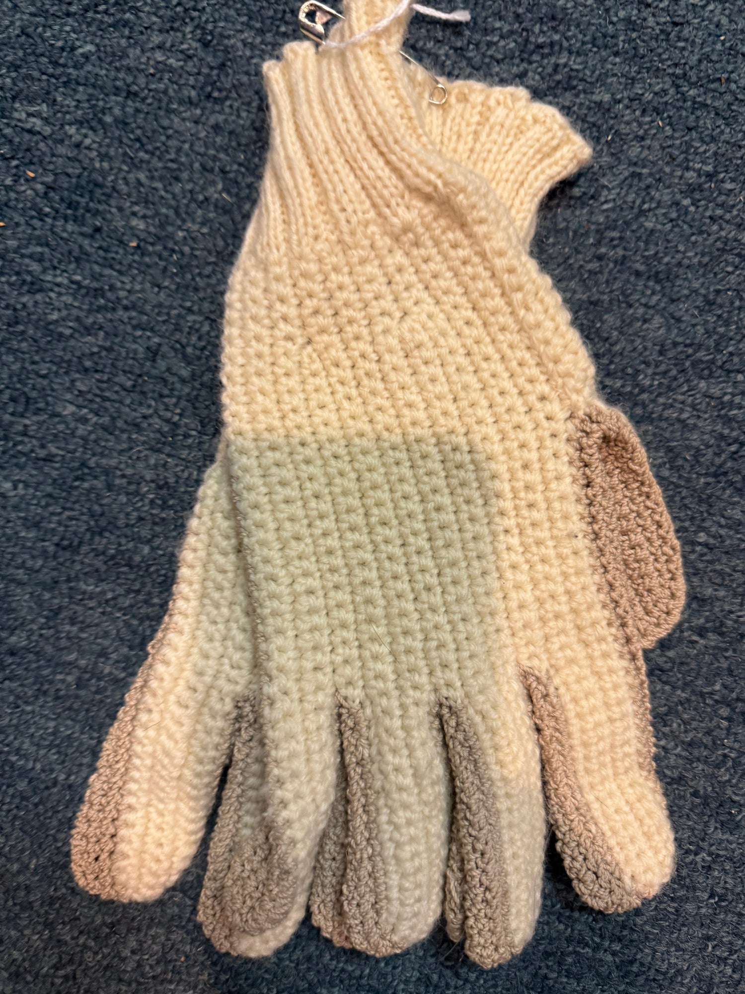 assorted KNIT Gloves for hunting