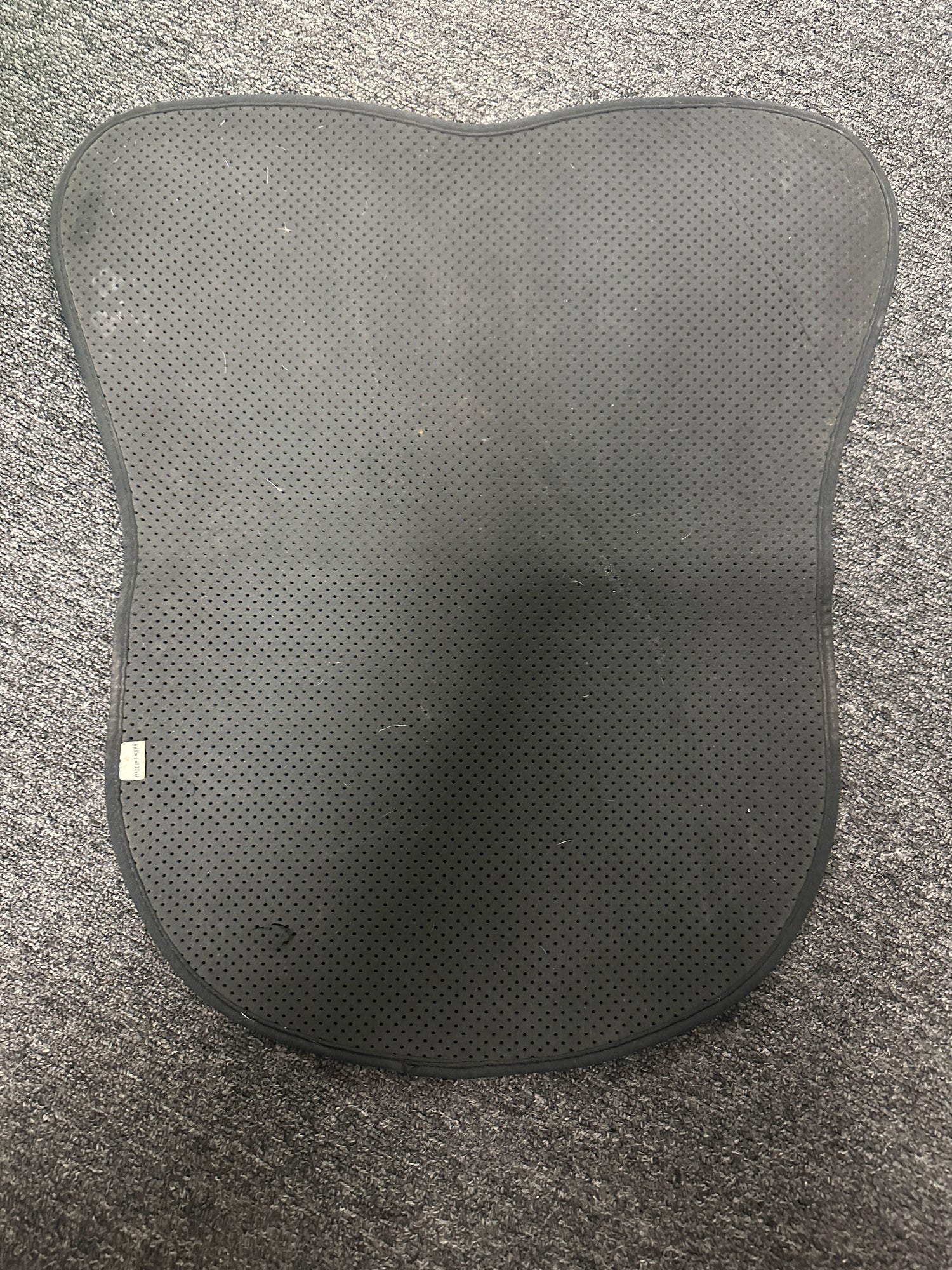 Anti slip thin black English saddle pad