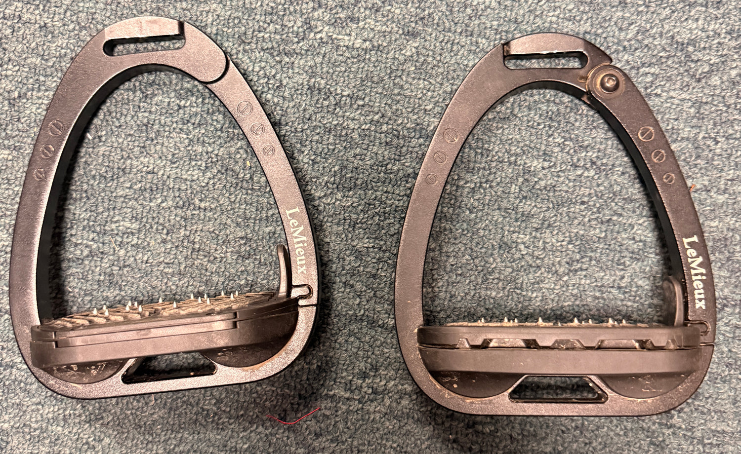 LeMieux Vector 4.5"  Balance / Vector Control Stirrups 5 degree footplate