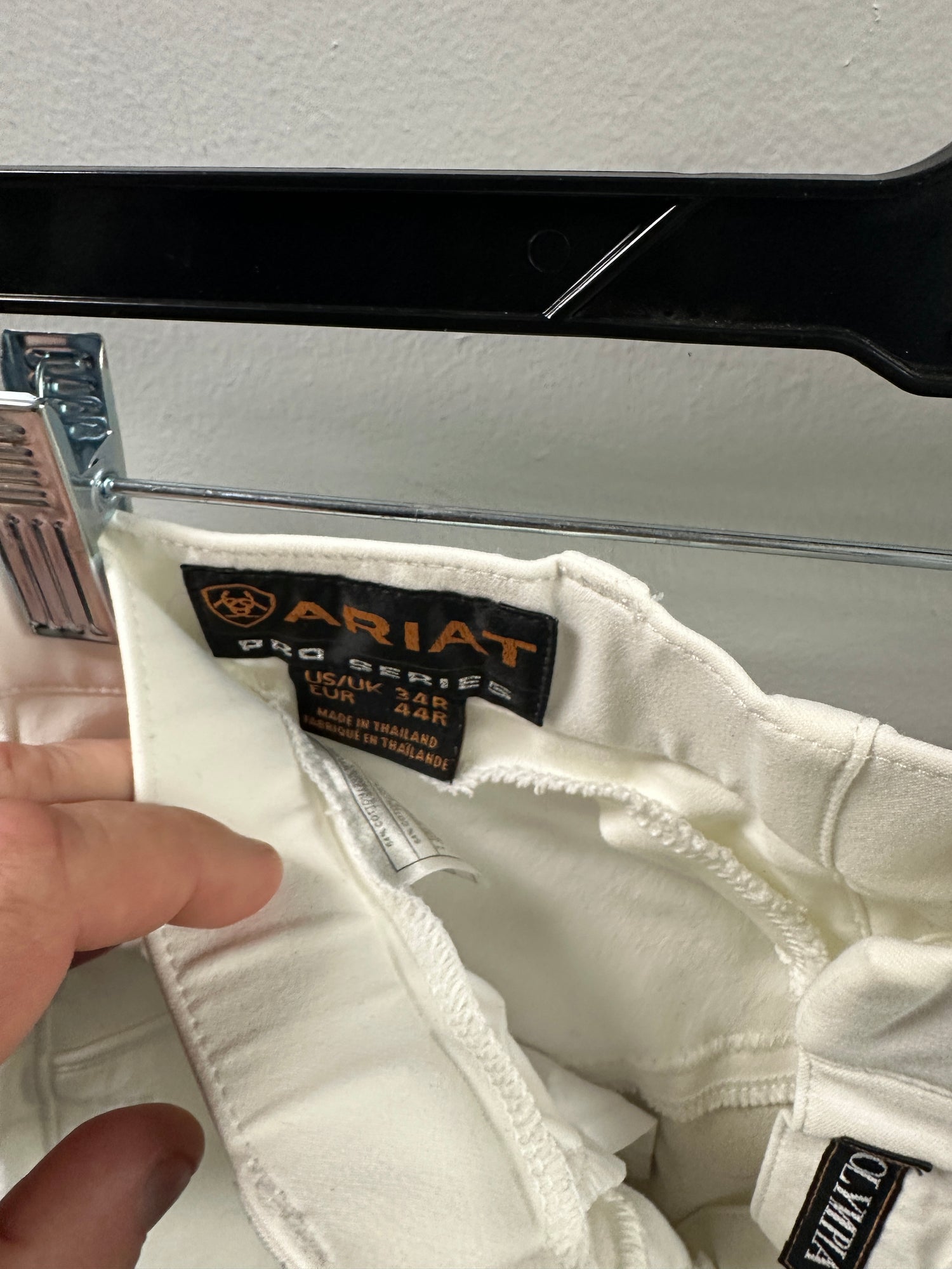 34R Women's Ariat White Full Seat Breech