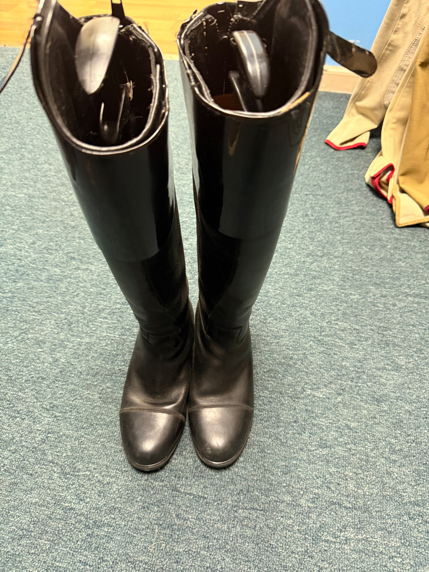 6B Ariat Women's Dress Boots with Patent leather tops