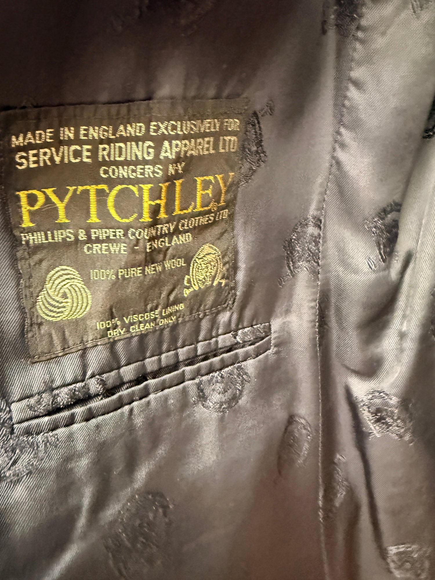 10 Women's Pytchley Navy Hunt coat w Fox Buttons