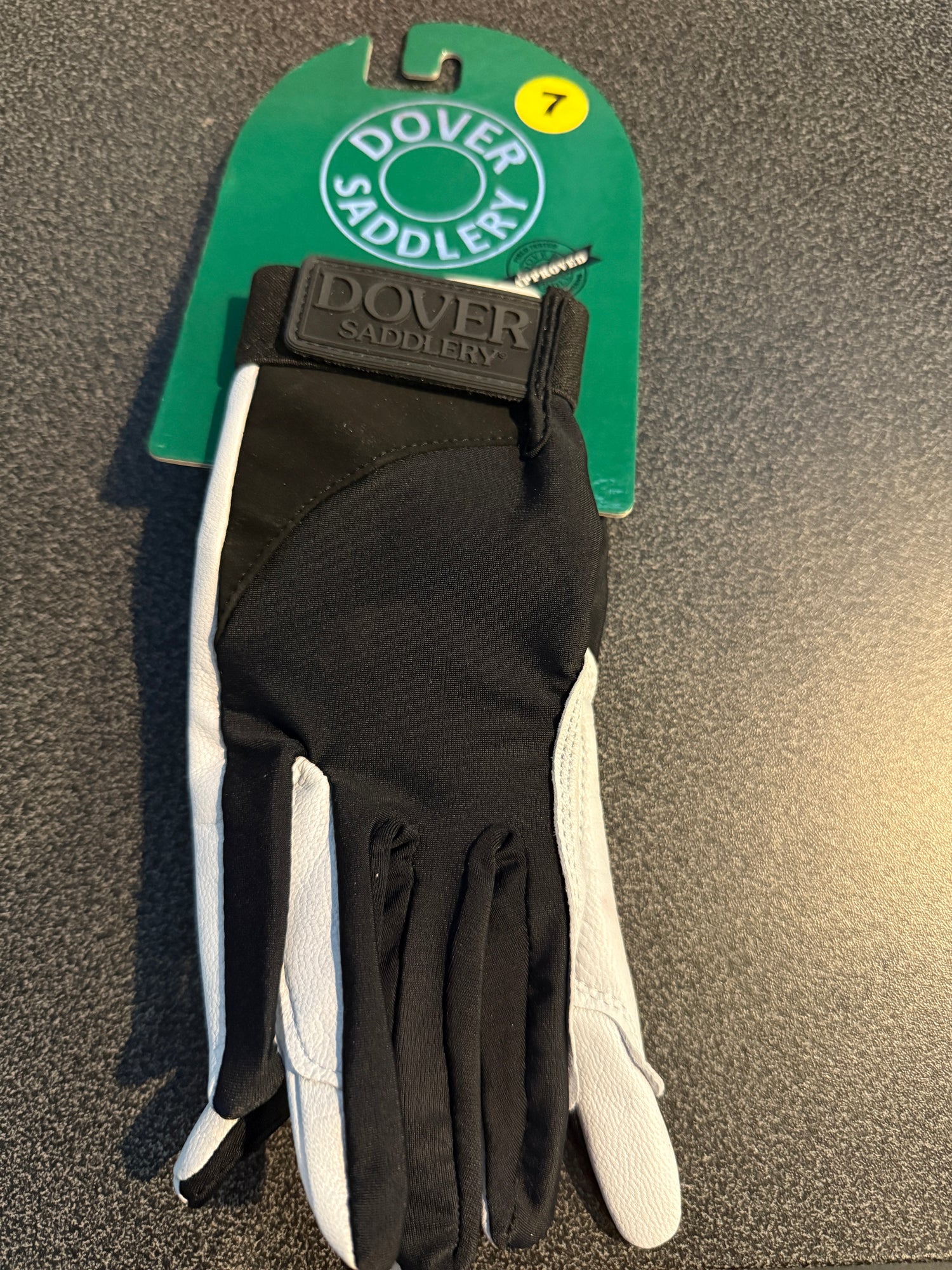 Dover 7 DS Tackified Glove black and grey