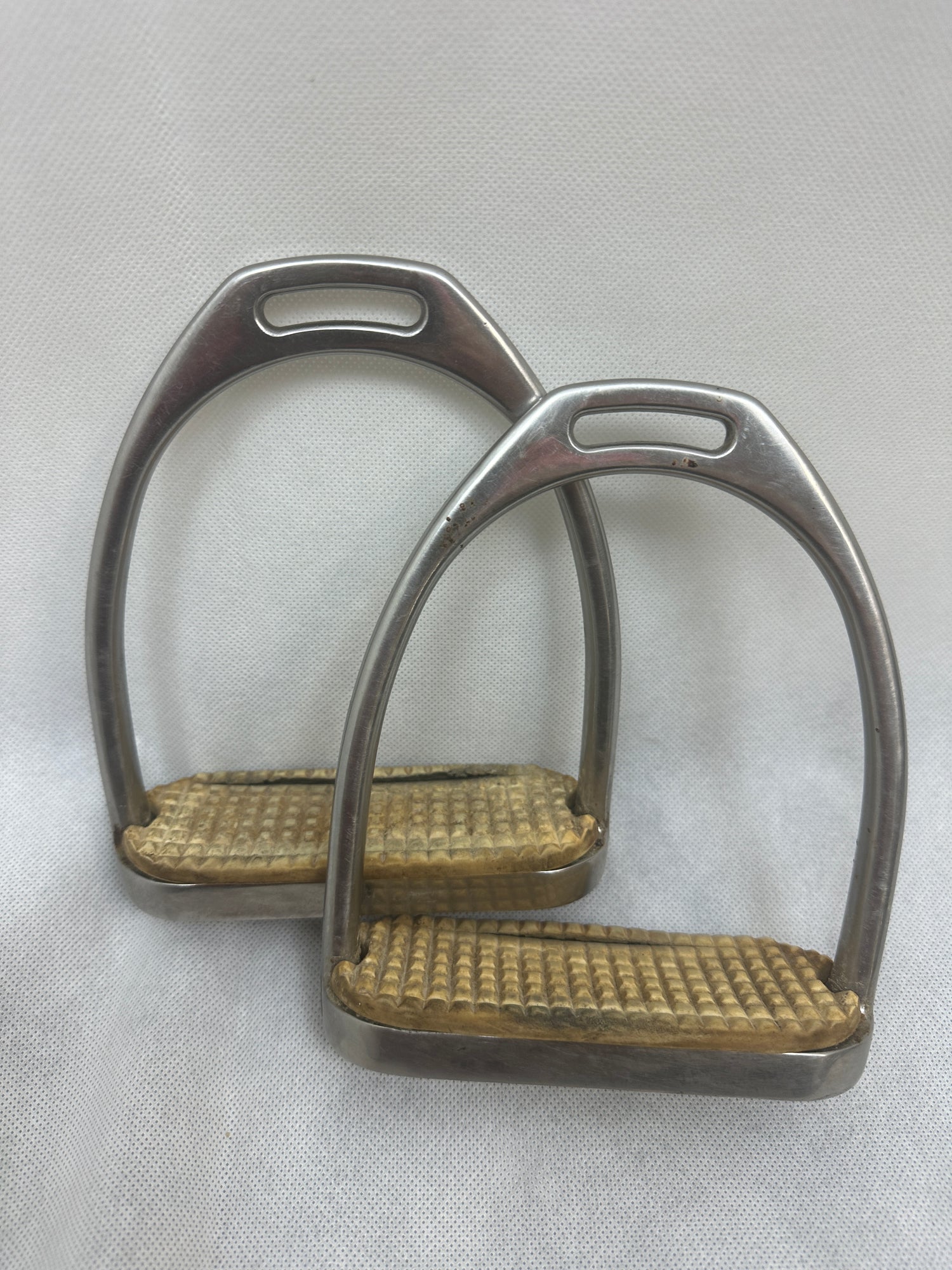 English Stirrup Irons 4 inch Needs new pads