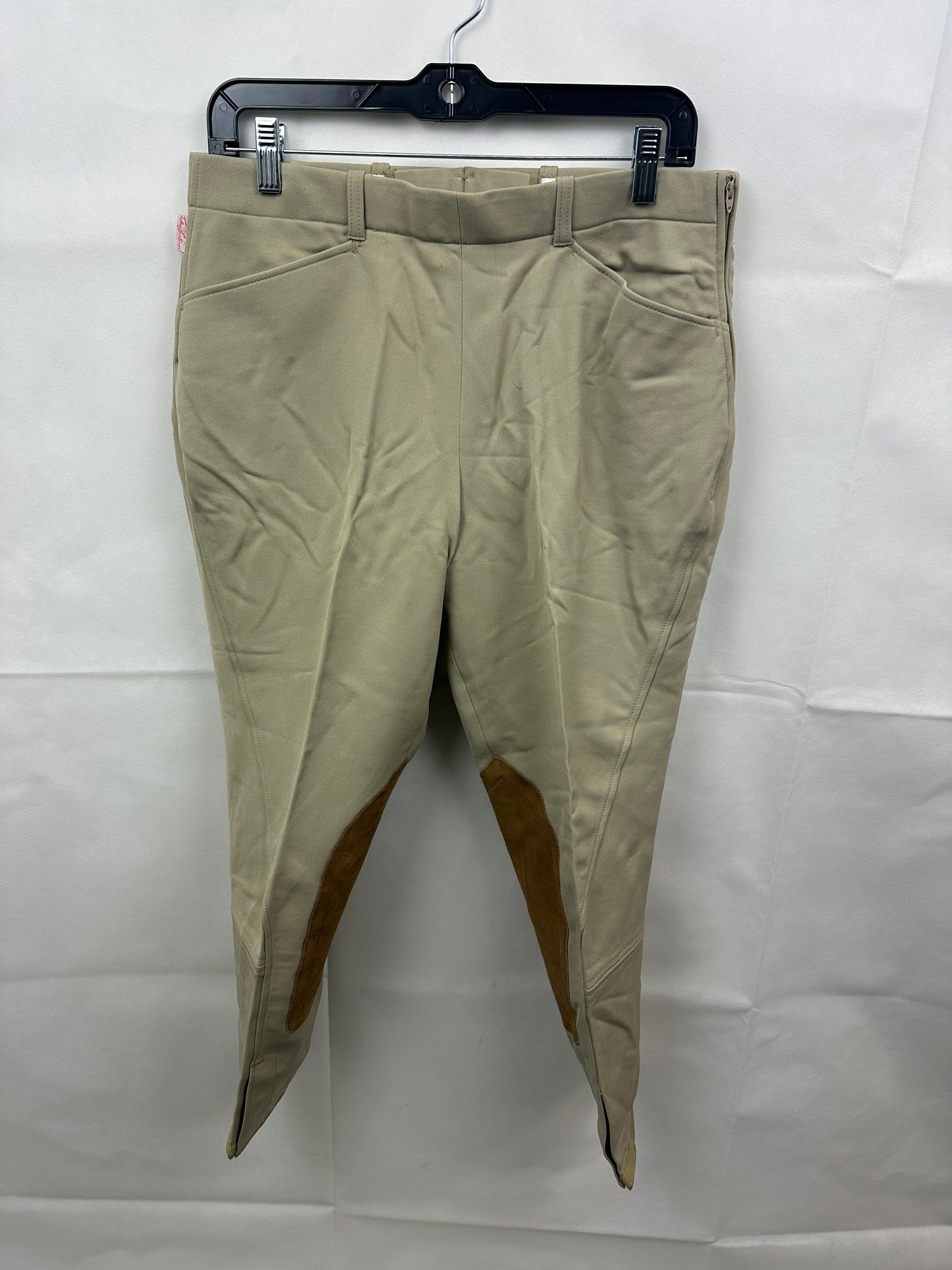 32 Women's Breeches, Tailored Sportsman's