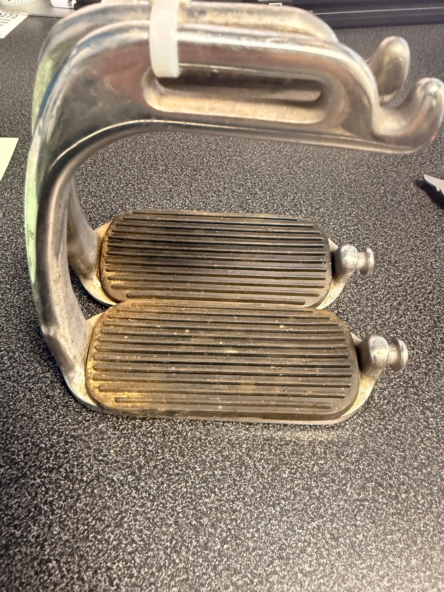 4" Peacock Stirrups