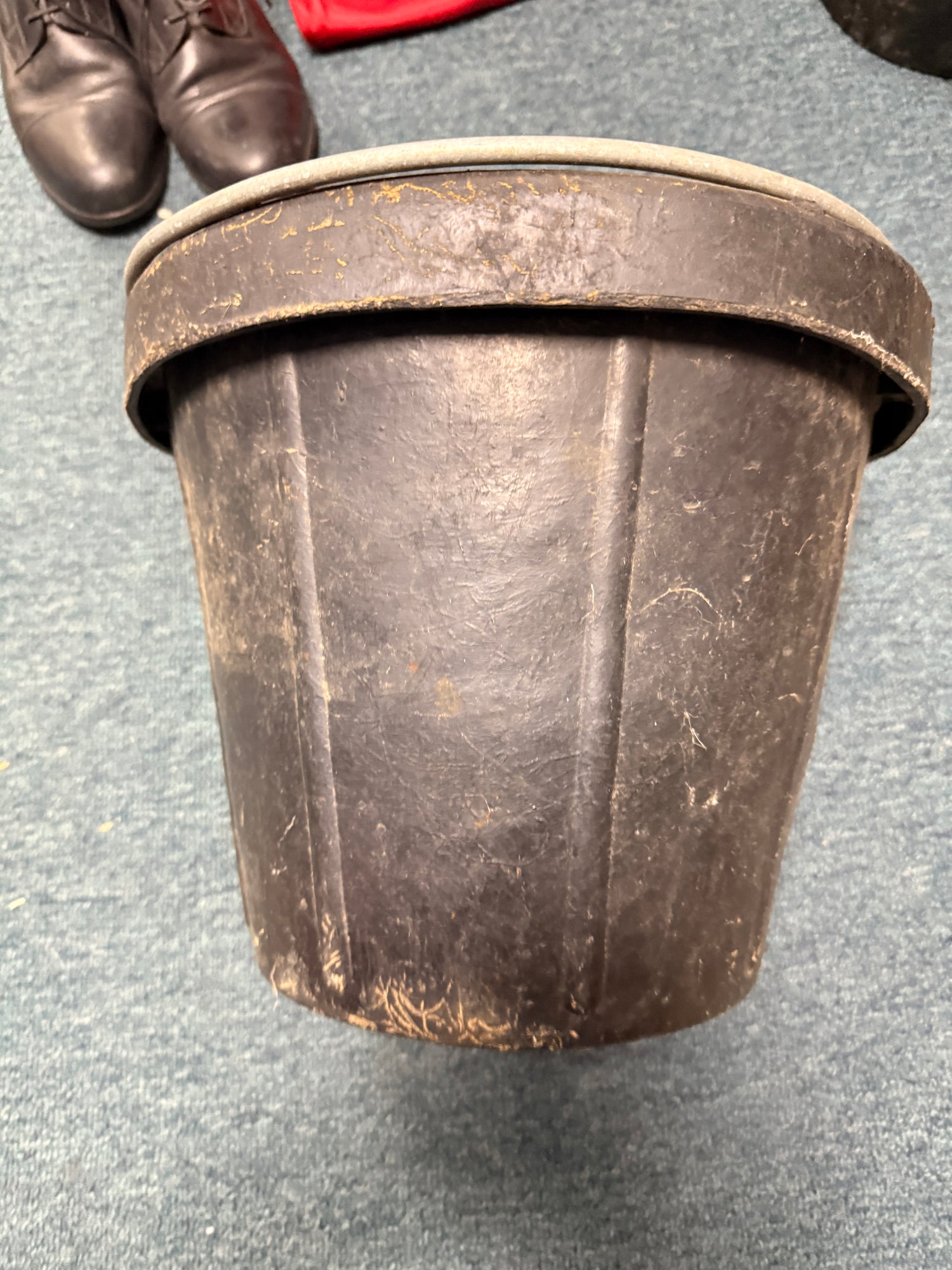 2 Gallon Rubber bucket