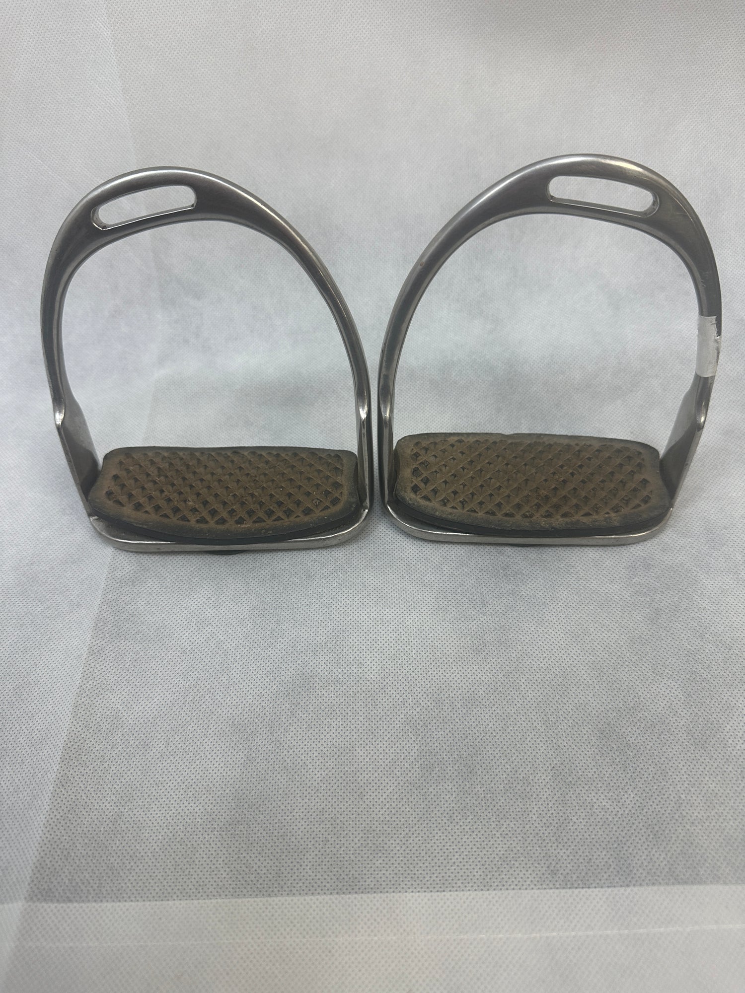 4.5 inch Angled English stirrup Irons with pads