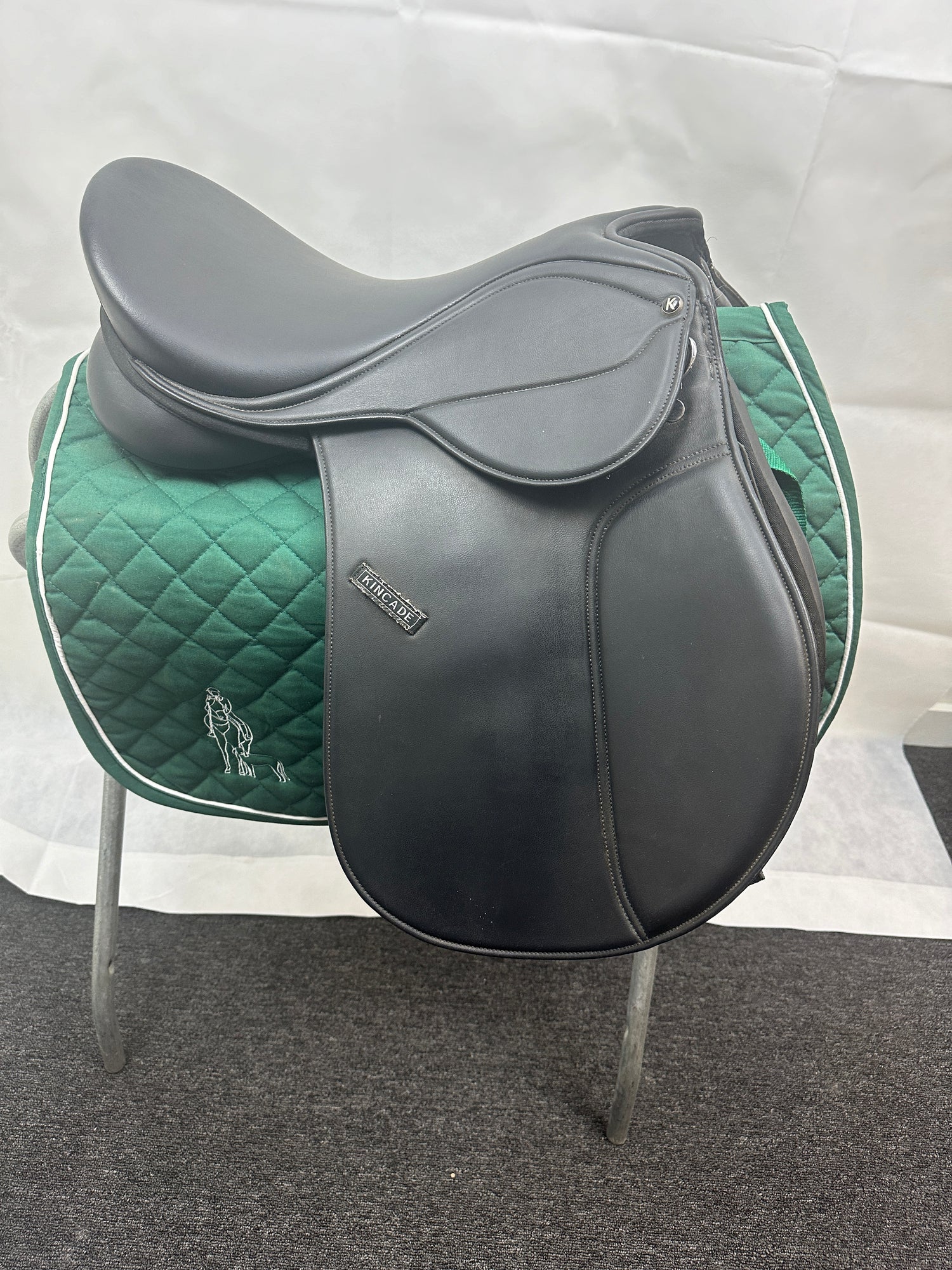 Kincade All Purpose English Saddle Synthetic 17 inch seat