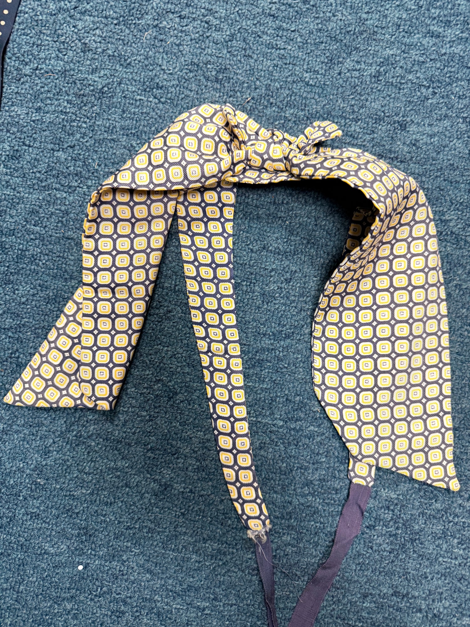Women's silk stock ties