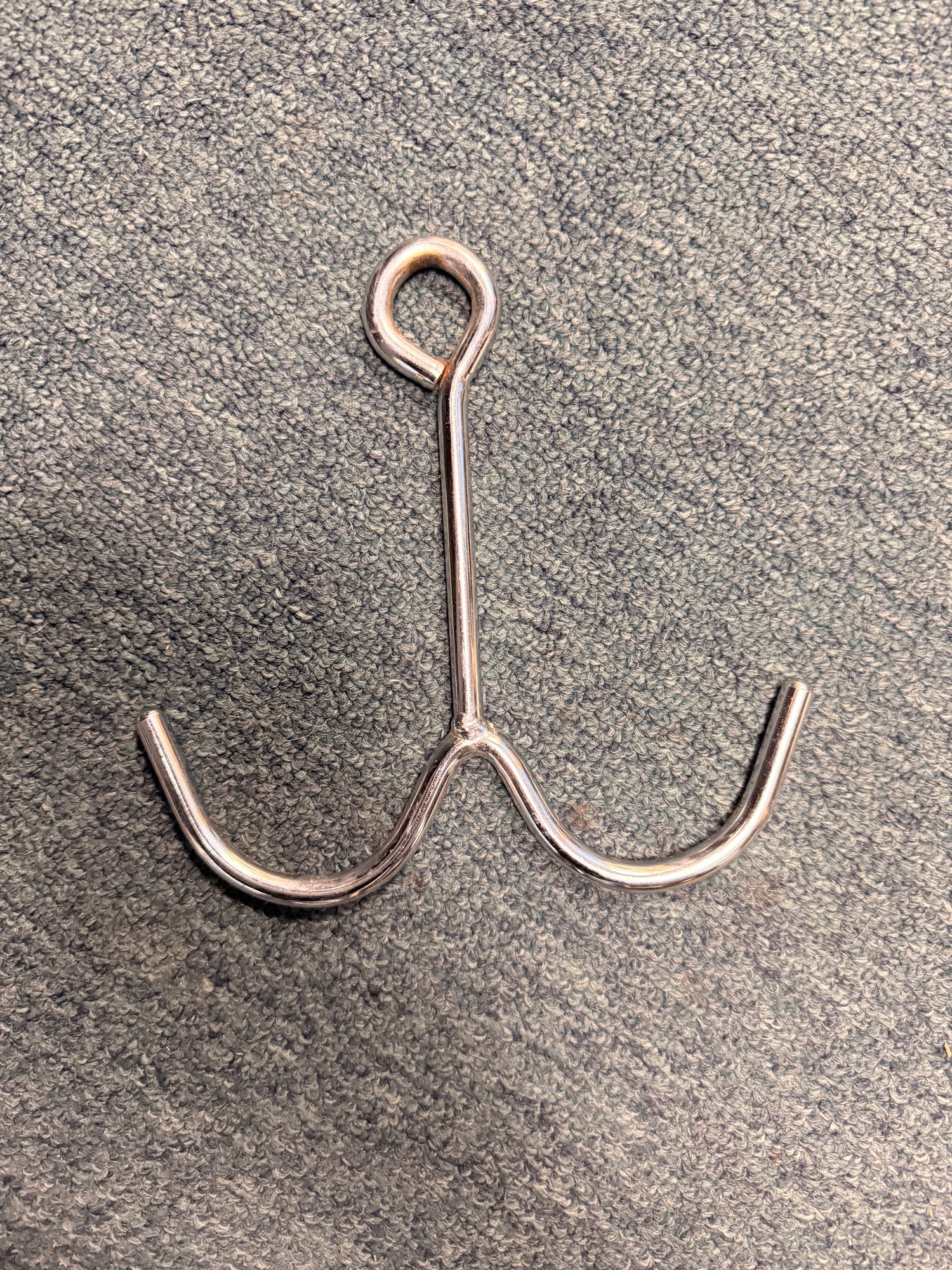 tack hooks 4 prong and 2 prong