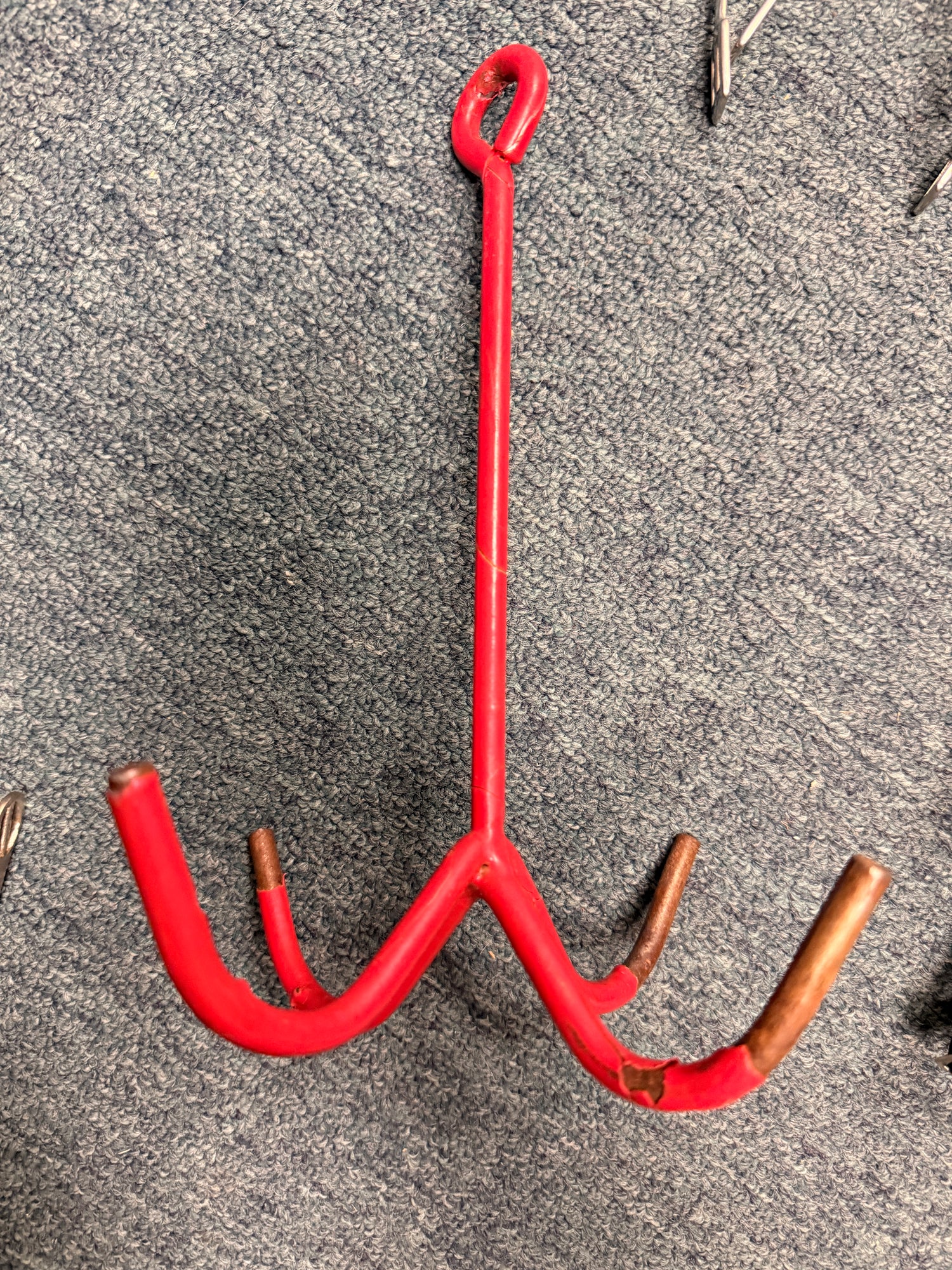 tack hooks 4 prong and 2 prong