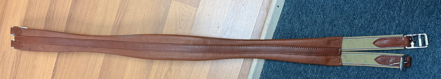 56" Chestnut leather Girth in Like new condition