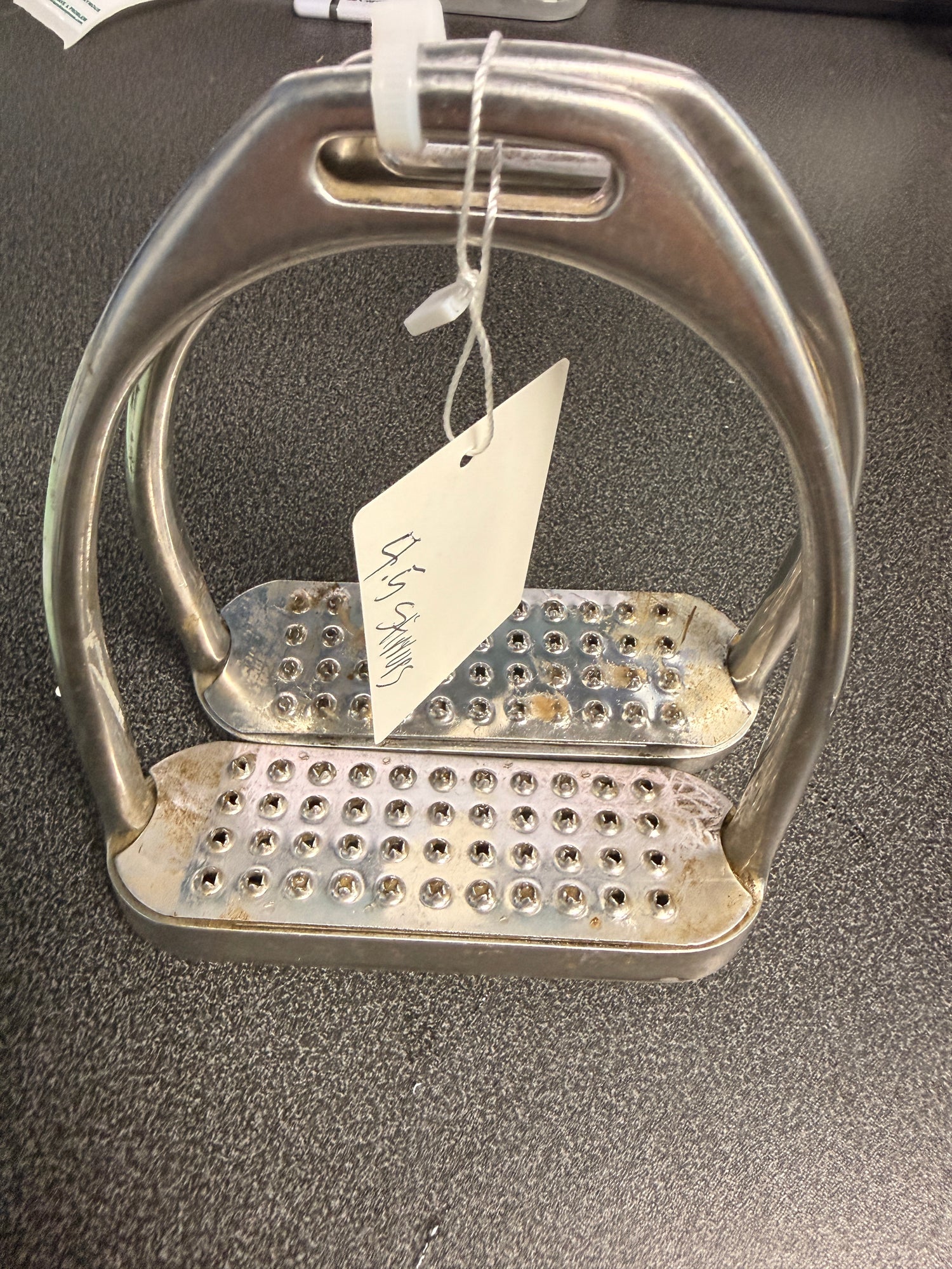 4.5" English Stirrups w grater pads metal