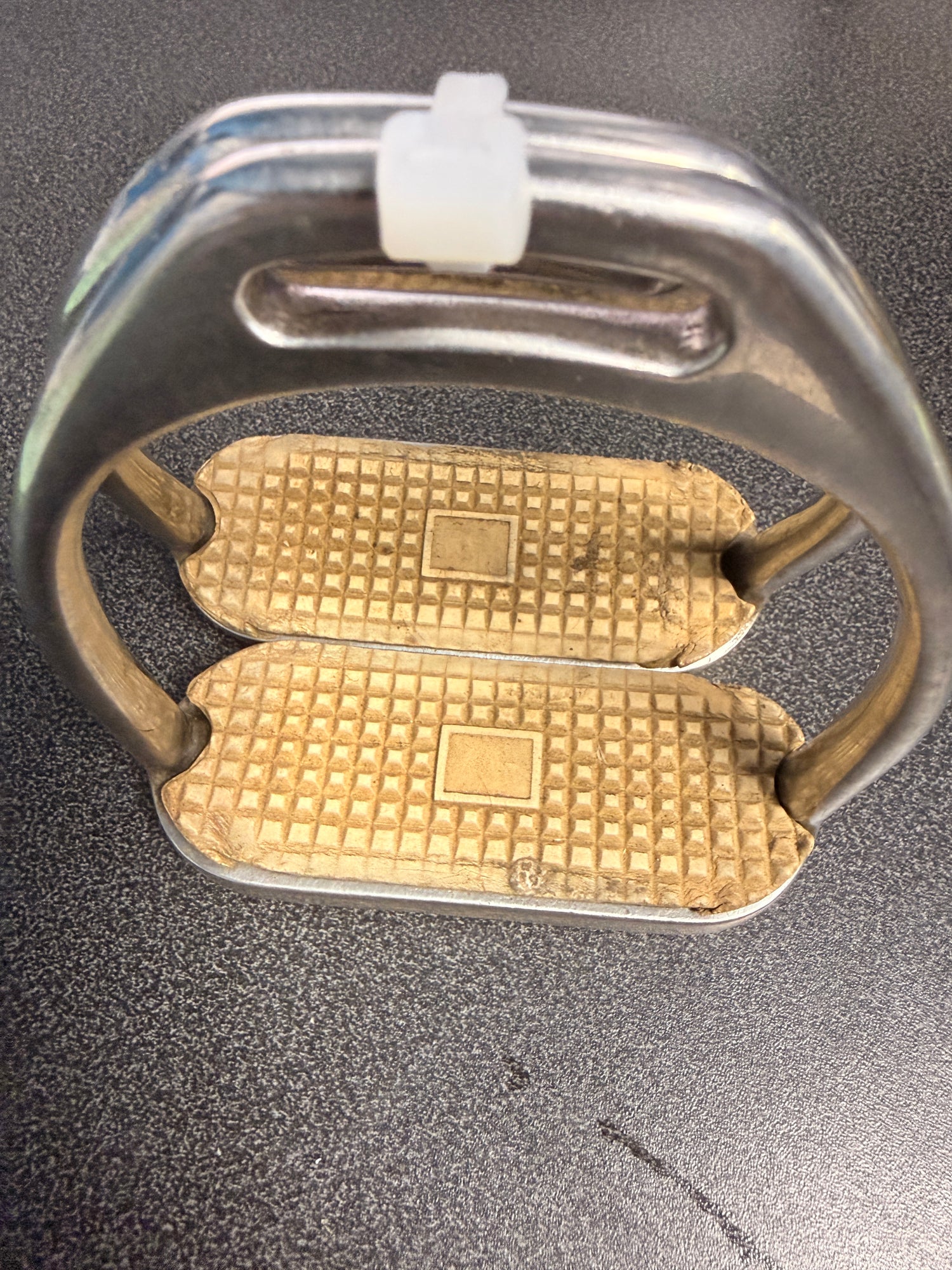 4" English Stirrups