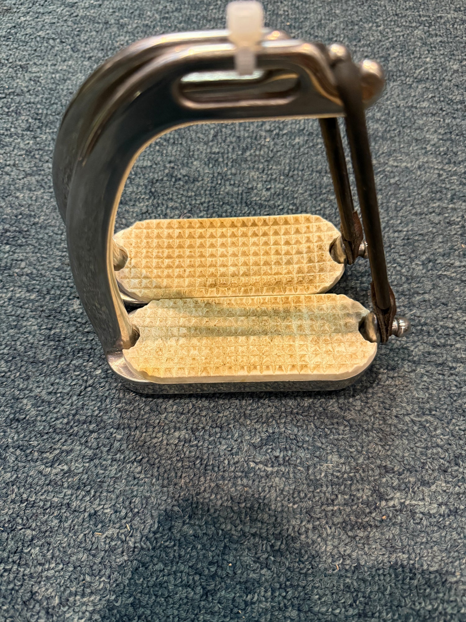 4.5" Peacock Safety Stirrups
