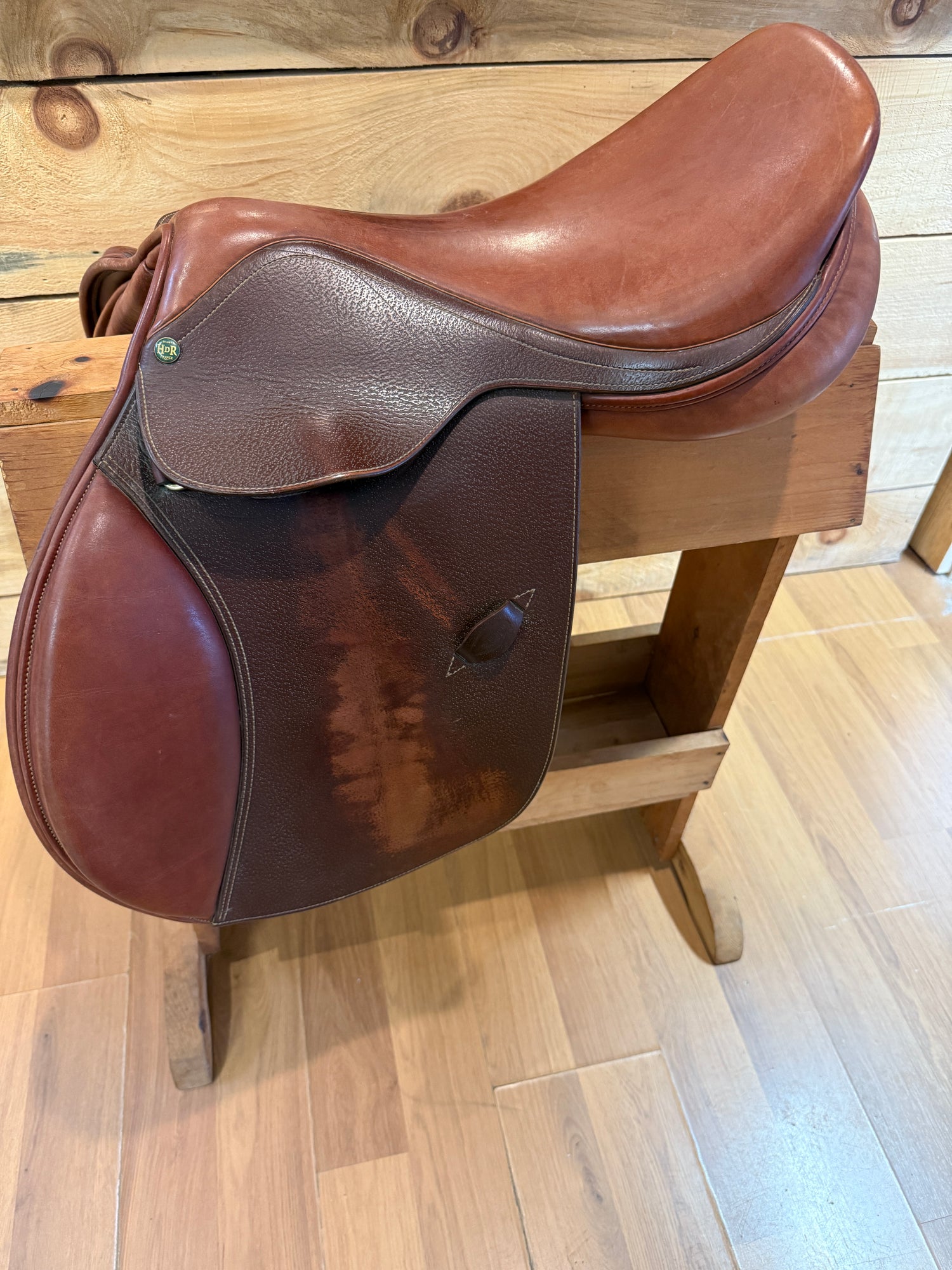 Saddle - English H/J 17" HDR Medium tree