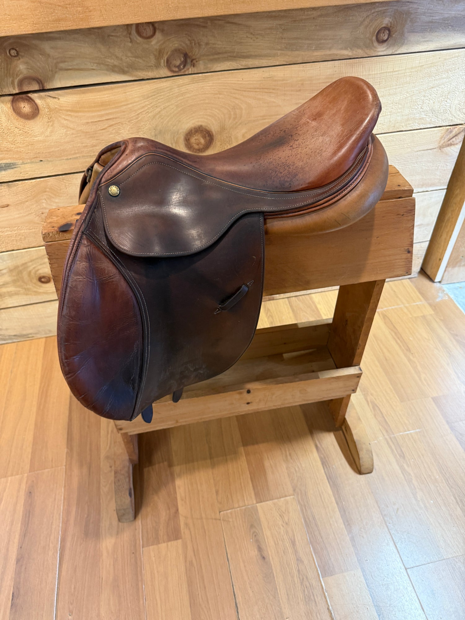 Saddle - English H/J 16" Pessoa