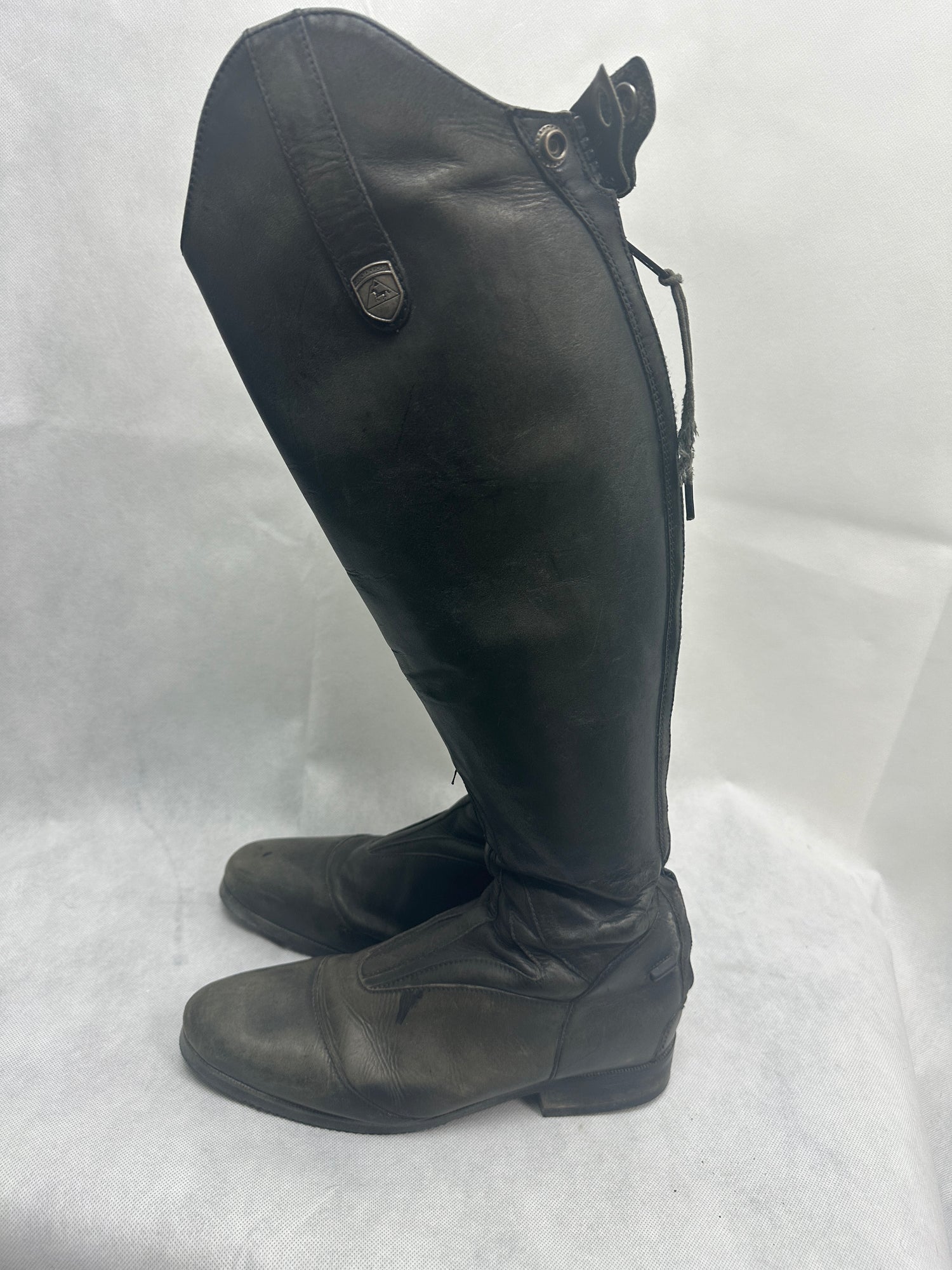 Size 8 Reg / Reg Mountain Horse Tall Boots