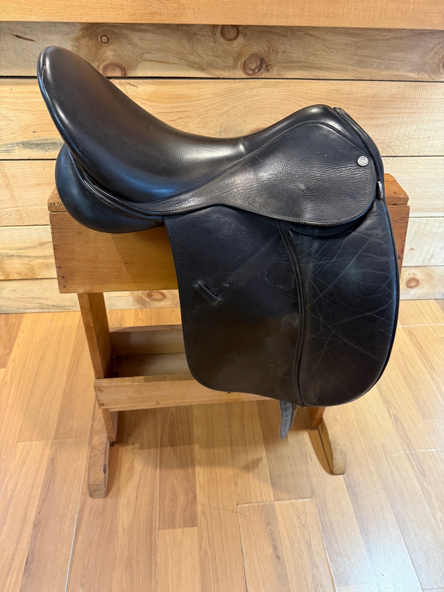 Saddle - Dressage 18" Klimke Miller