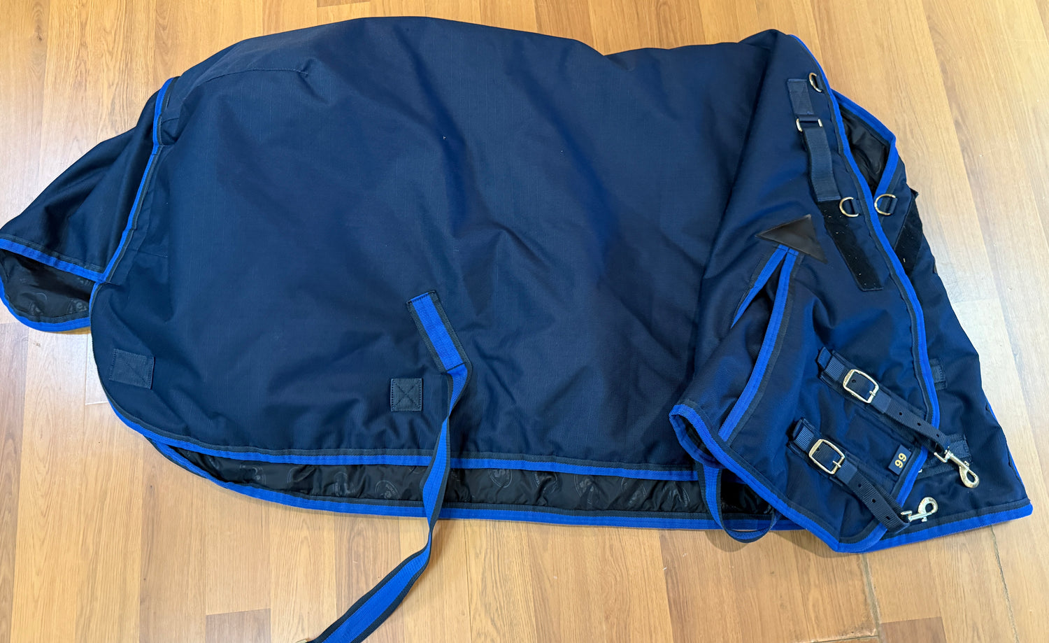 66" Navy 300g Horse Blanket - No Tail Straps