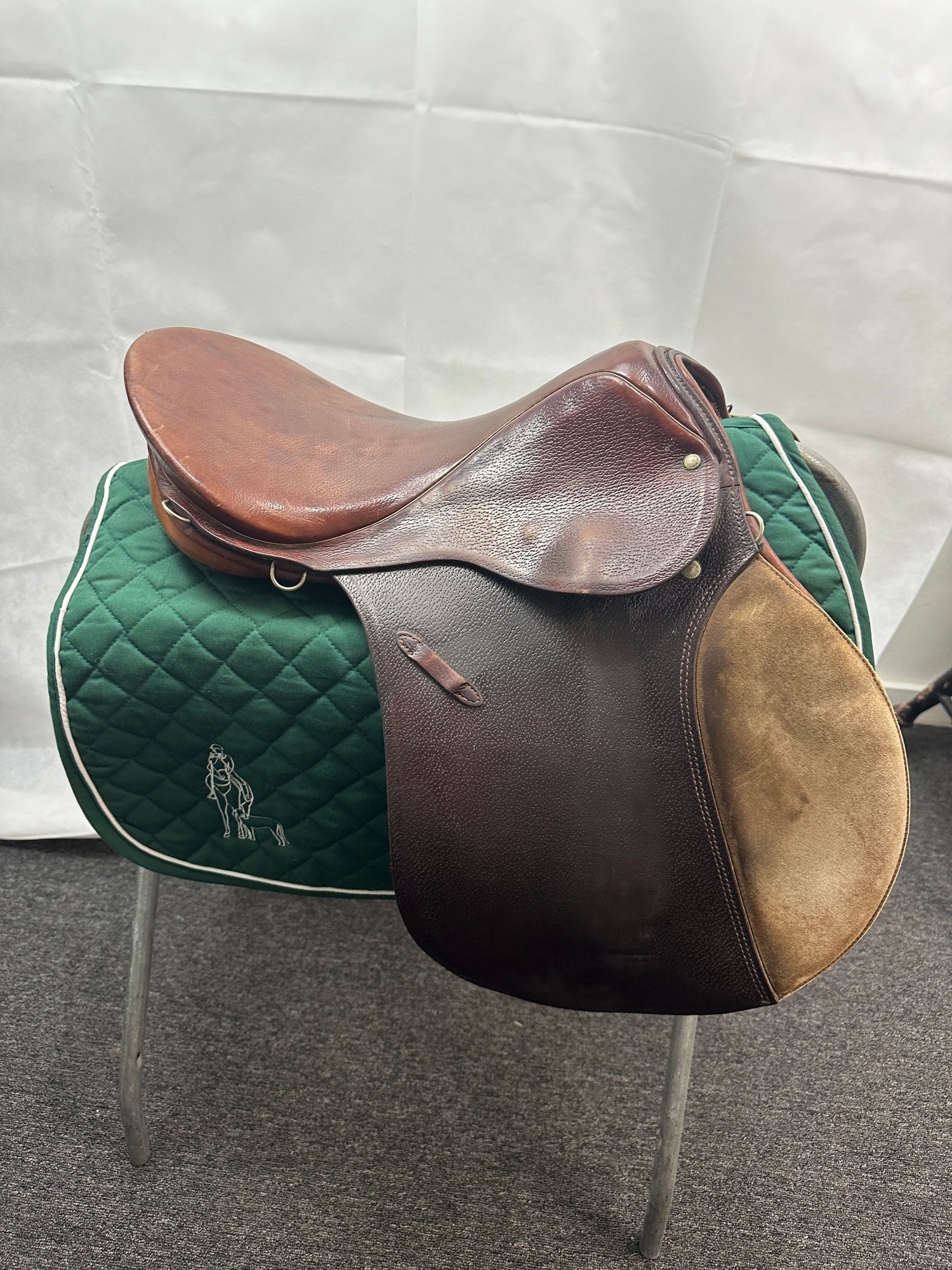 Saddle - Stubben Krefeld English Saddle Seat 17.5