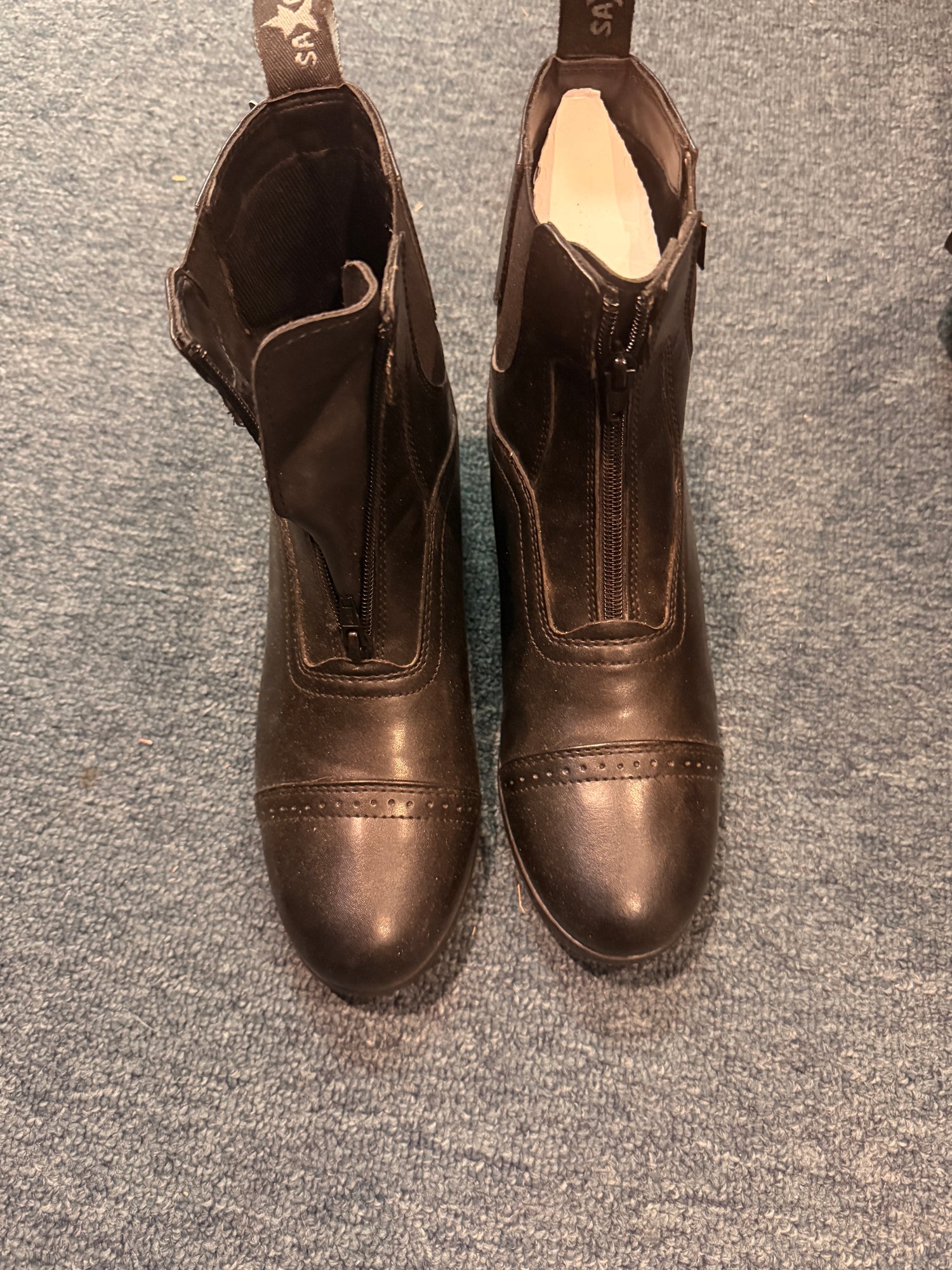 9 Saxon Black Paddock Boots