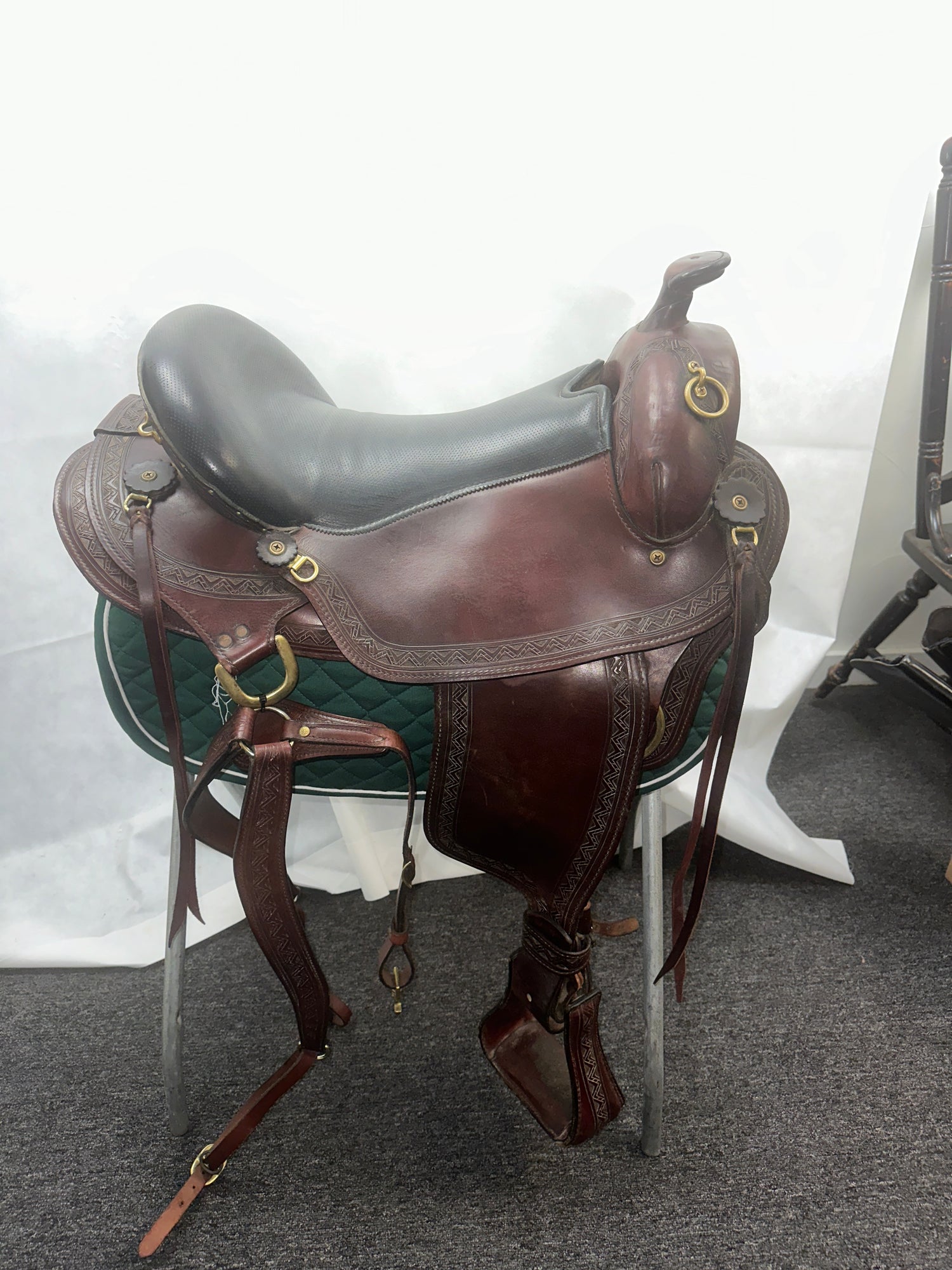 Saddle - Western Saddle  Big Horn 1686.8 Size 16