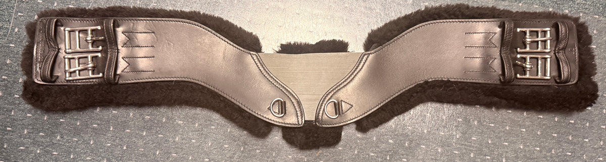 28" STRETCHTEC SHOULDER RELIEF GIRTH™ fleece lined Dressage Girth