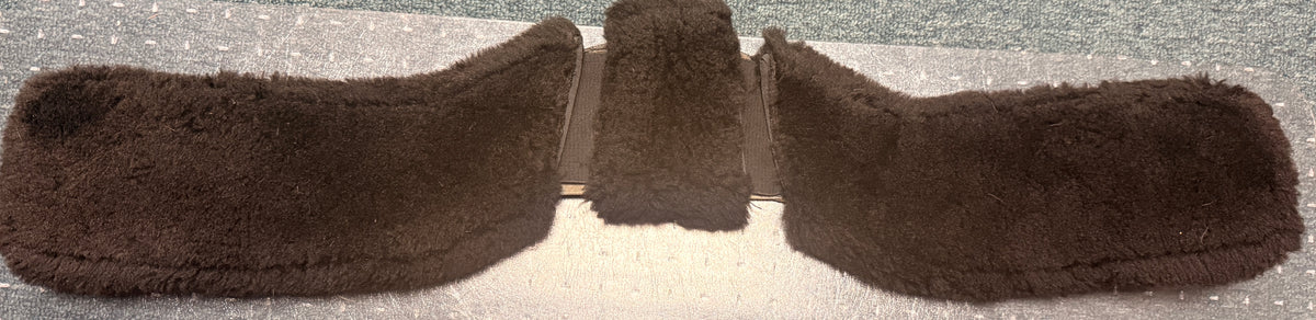 28" STRETCHTEC SHOULDER RELIEF GIRTH™ fleece lined Dressage Girth