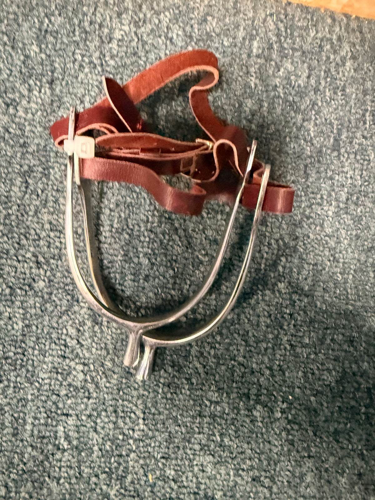 .75 Knub spurs with brown leather straps
