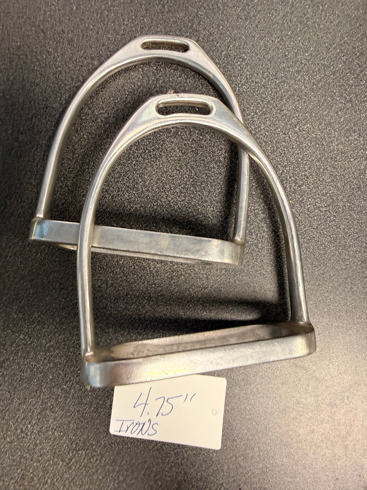 4.75 stirrup irons English