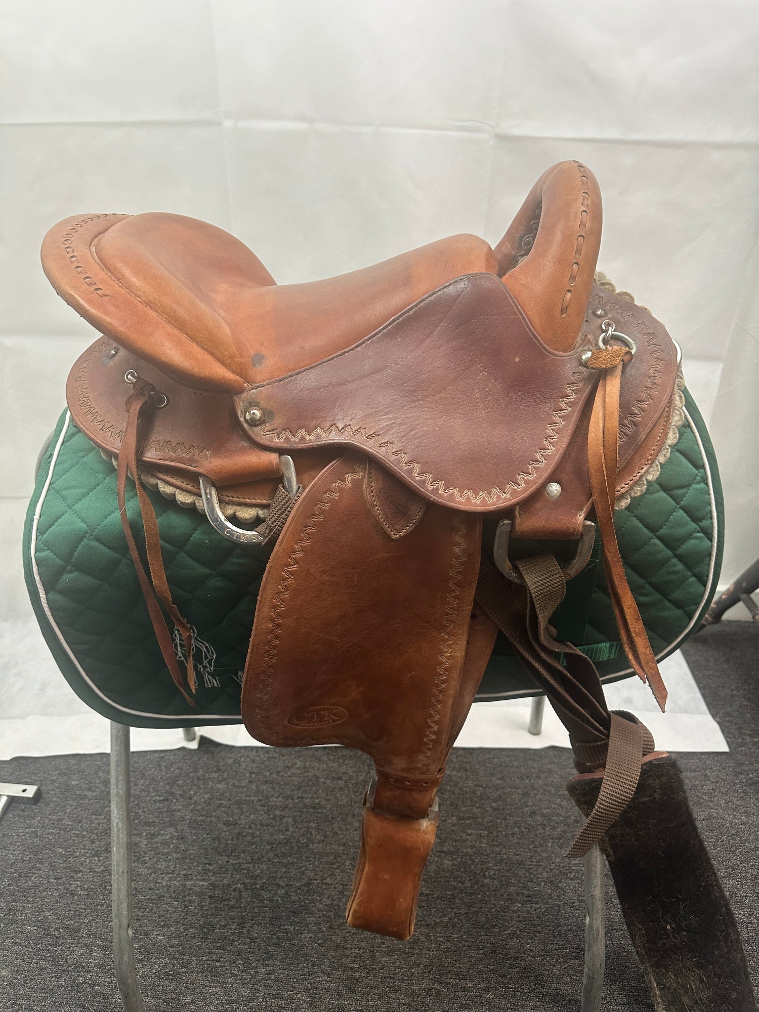 Saddle - CTK Saddlery Endurance Saddle Leather 15" Seat