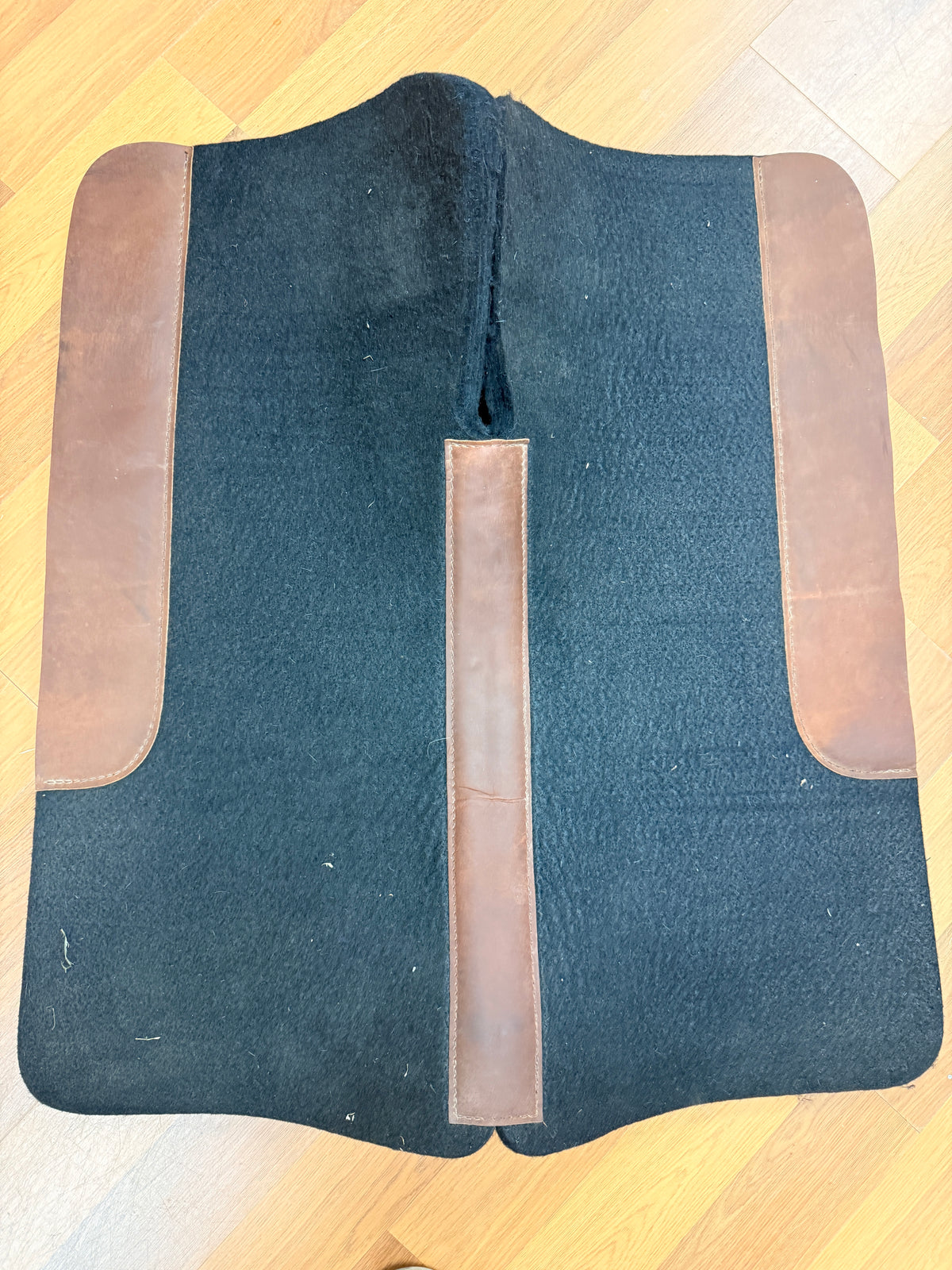Thick 1" Wool with brown leather Western Pad