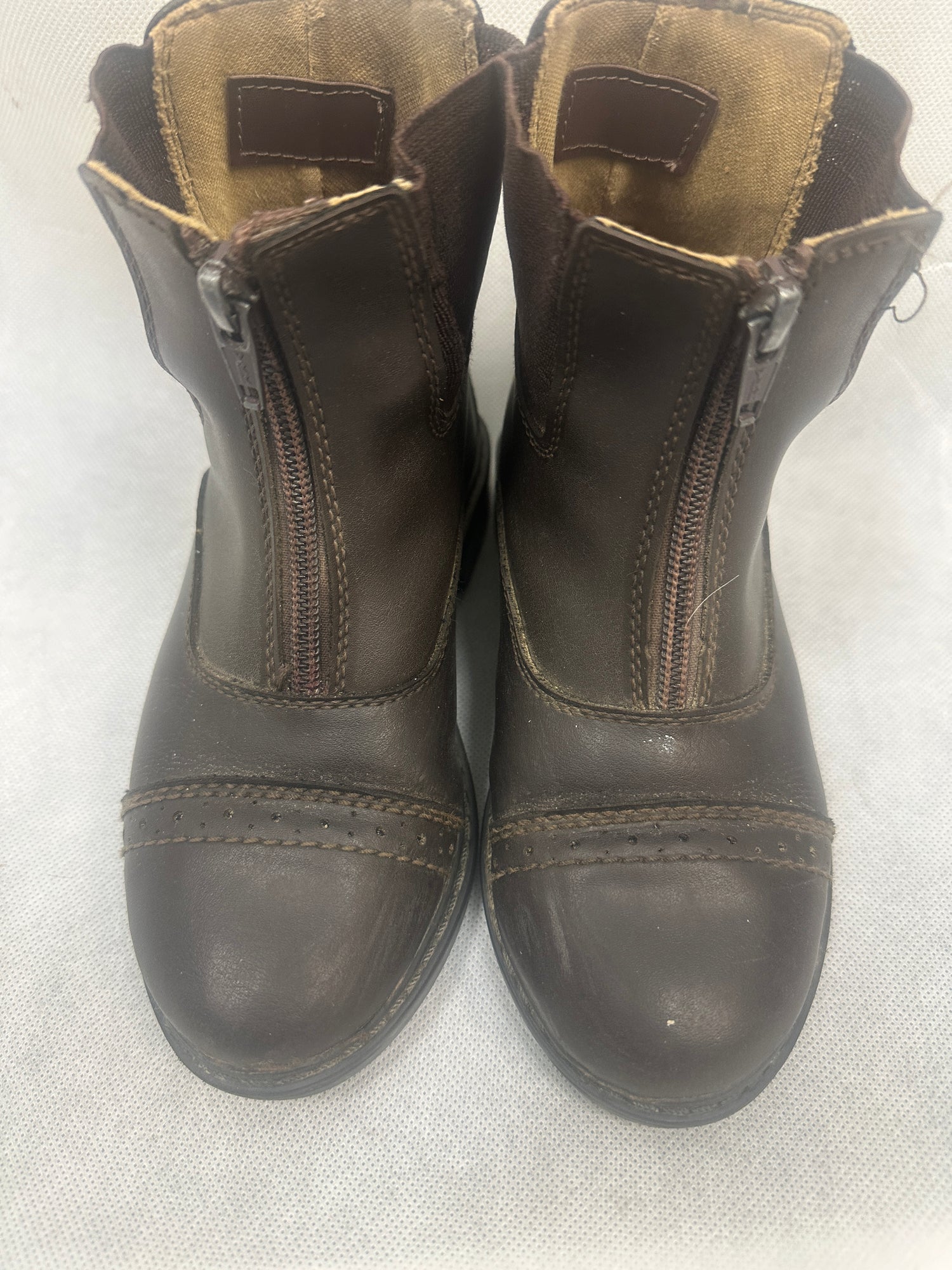 Youth / Child Brown Paddock boots unsure of size outside sole measures 8 inches