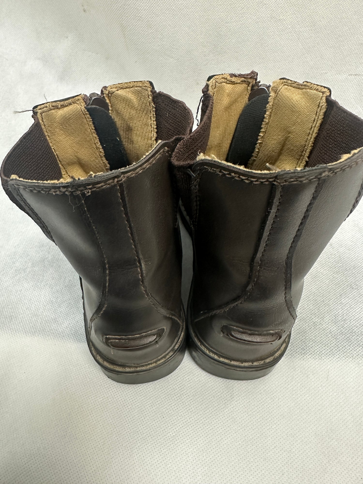 Youth / Child Brown Paddock boots unsure of size outside sole measures 8 inches