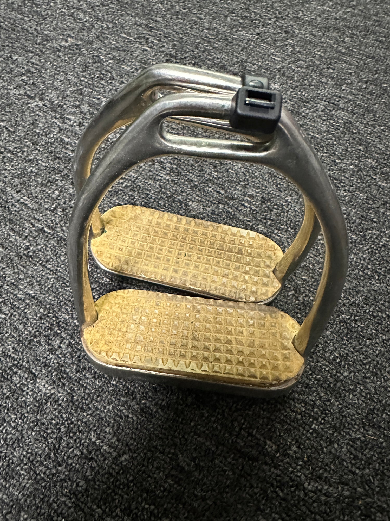 4" English Stirrups Irons