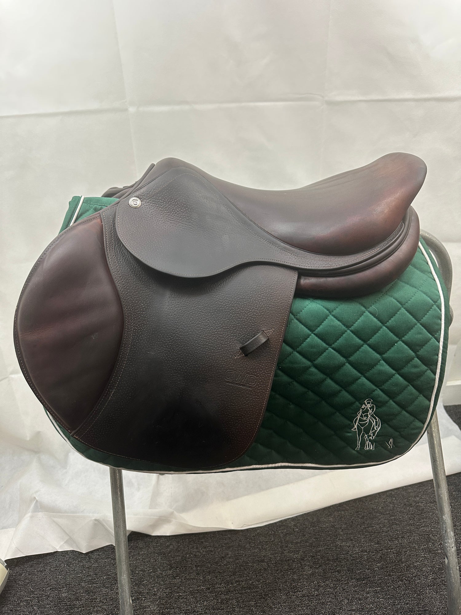 Saddle - CWD English Jump Saddle Seat size 17"