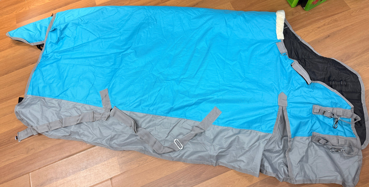 75 blue / grey  300 gram fill Horse Blanket turn out
