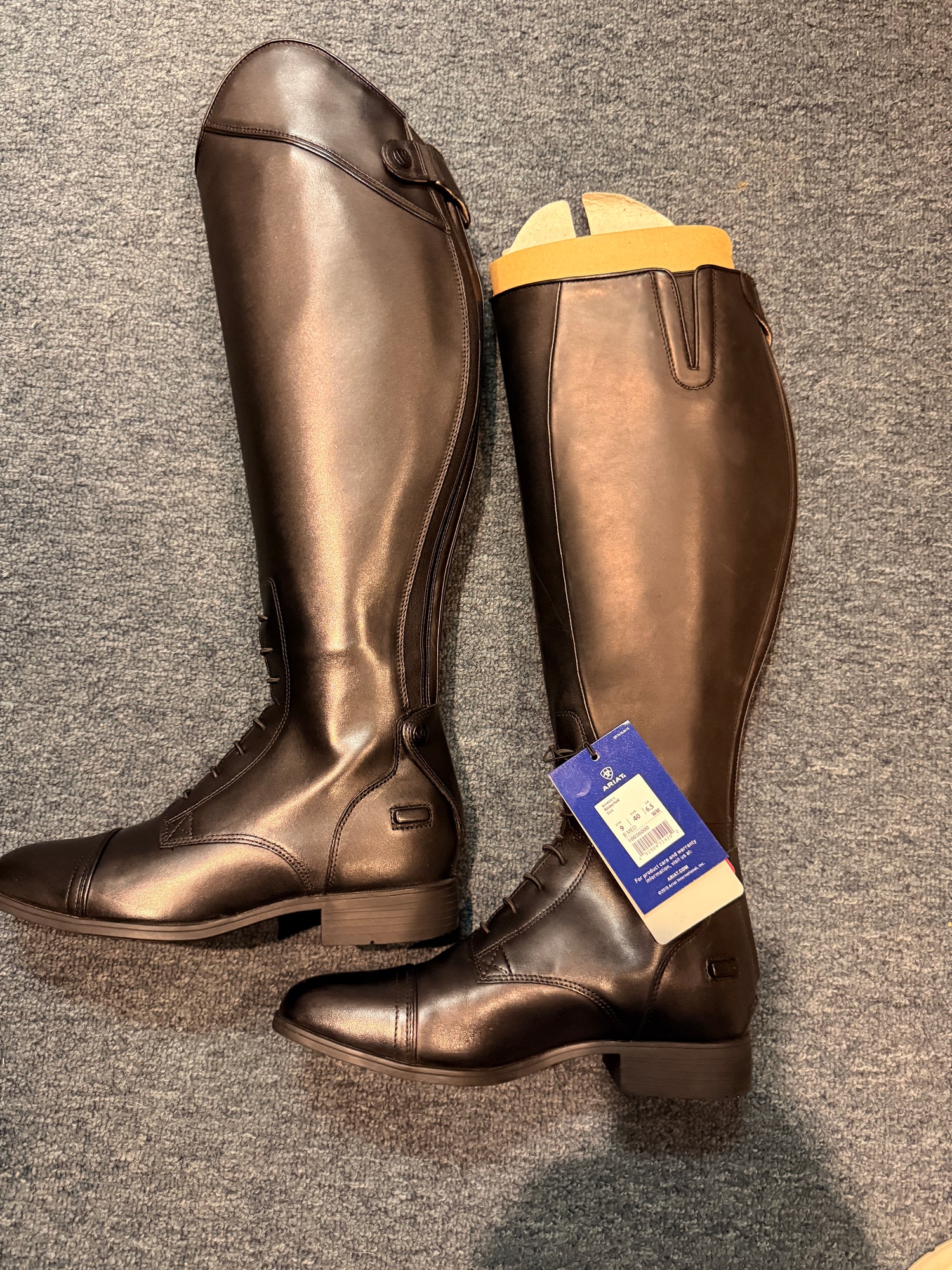 9 Women's Ariat Kinsley Field Boots NEW