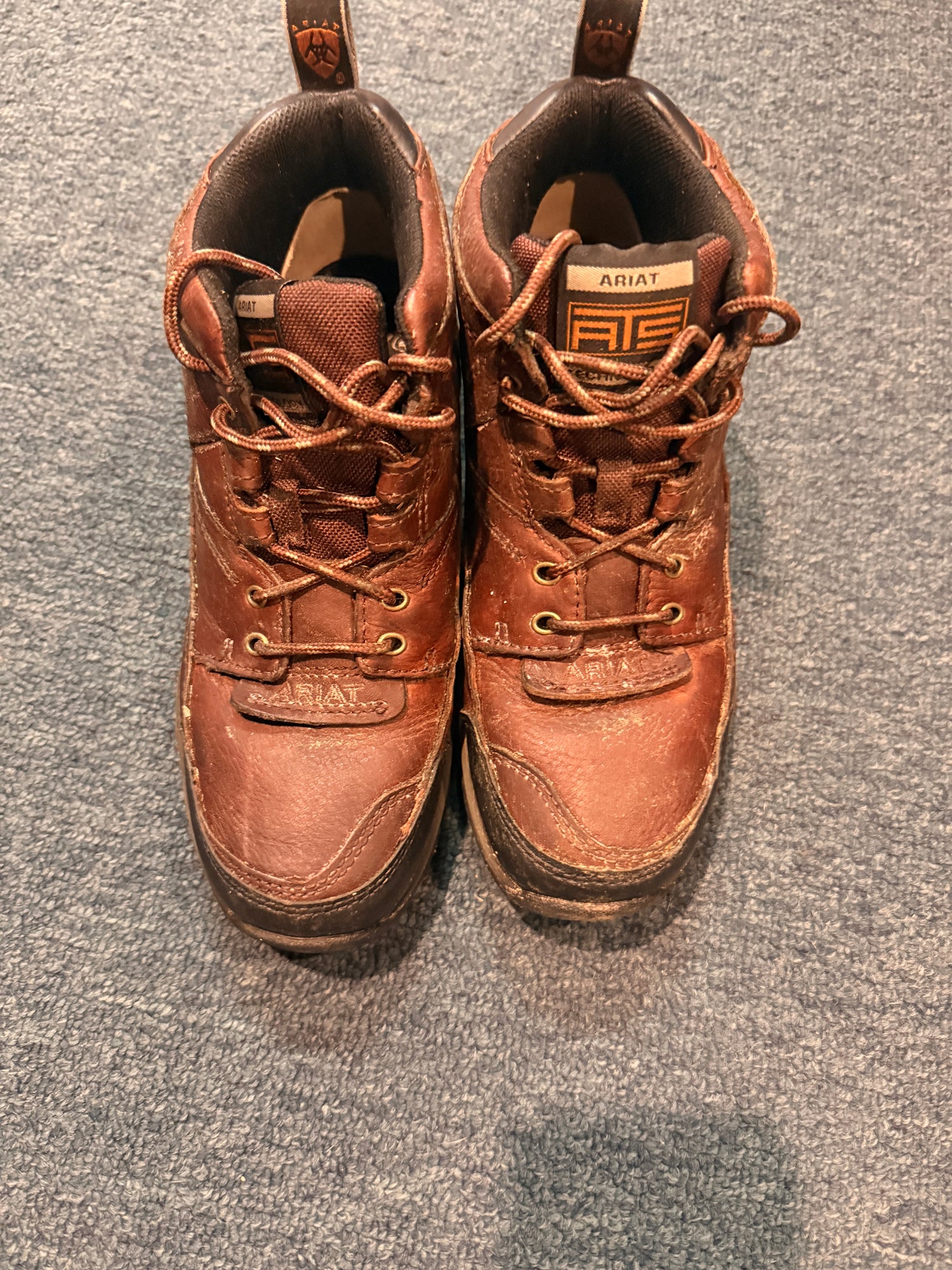 8.5 Womens Ariat Terrain boots
