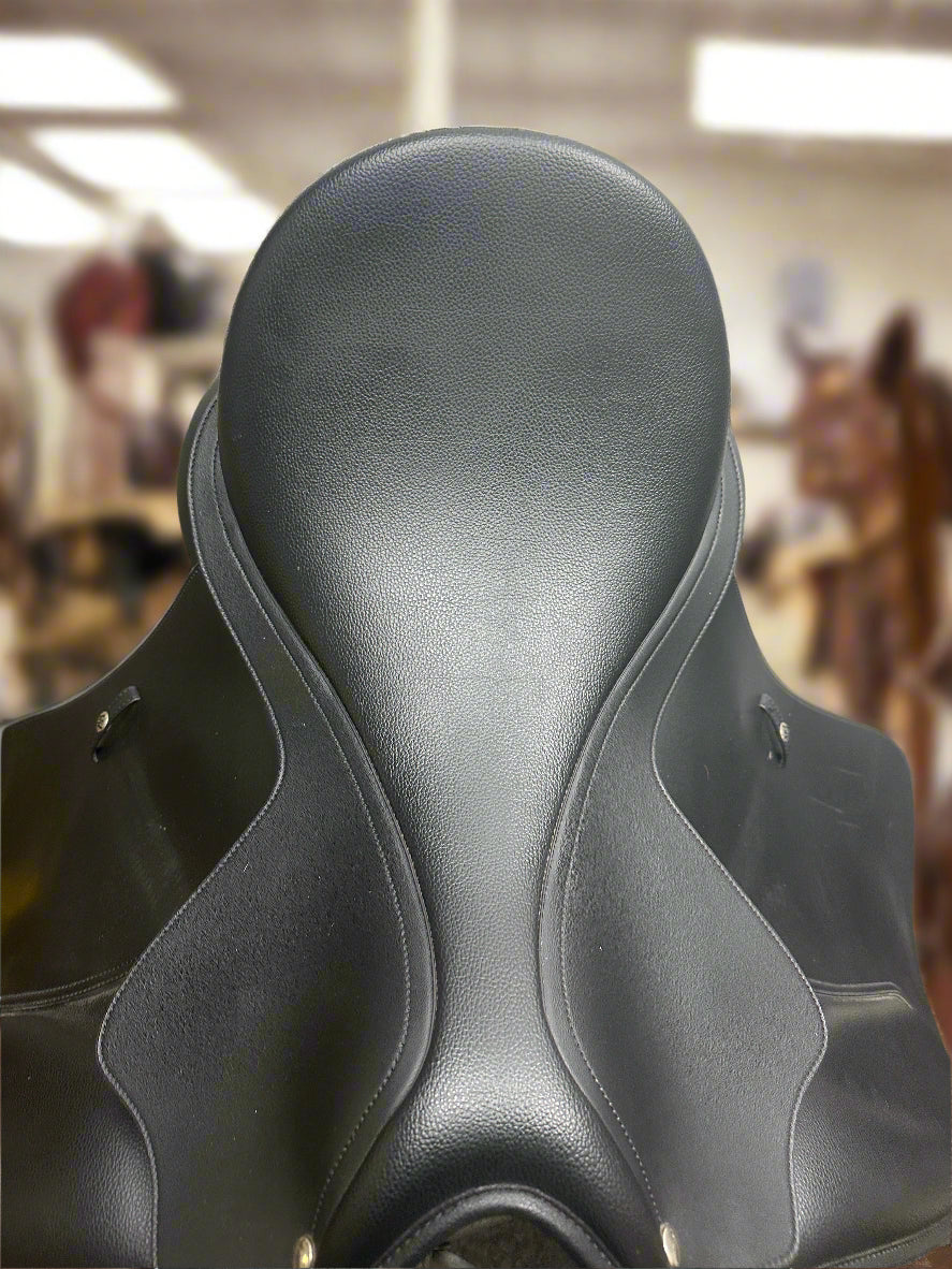 Saddle - Dressage 18" Wintec 500 synthetic black, 2024